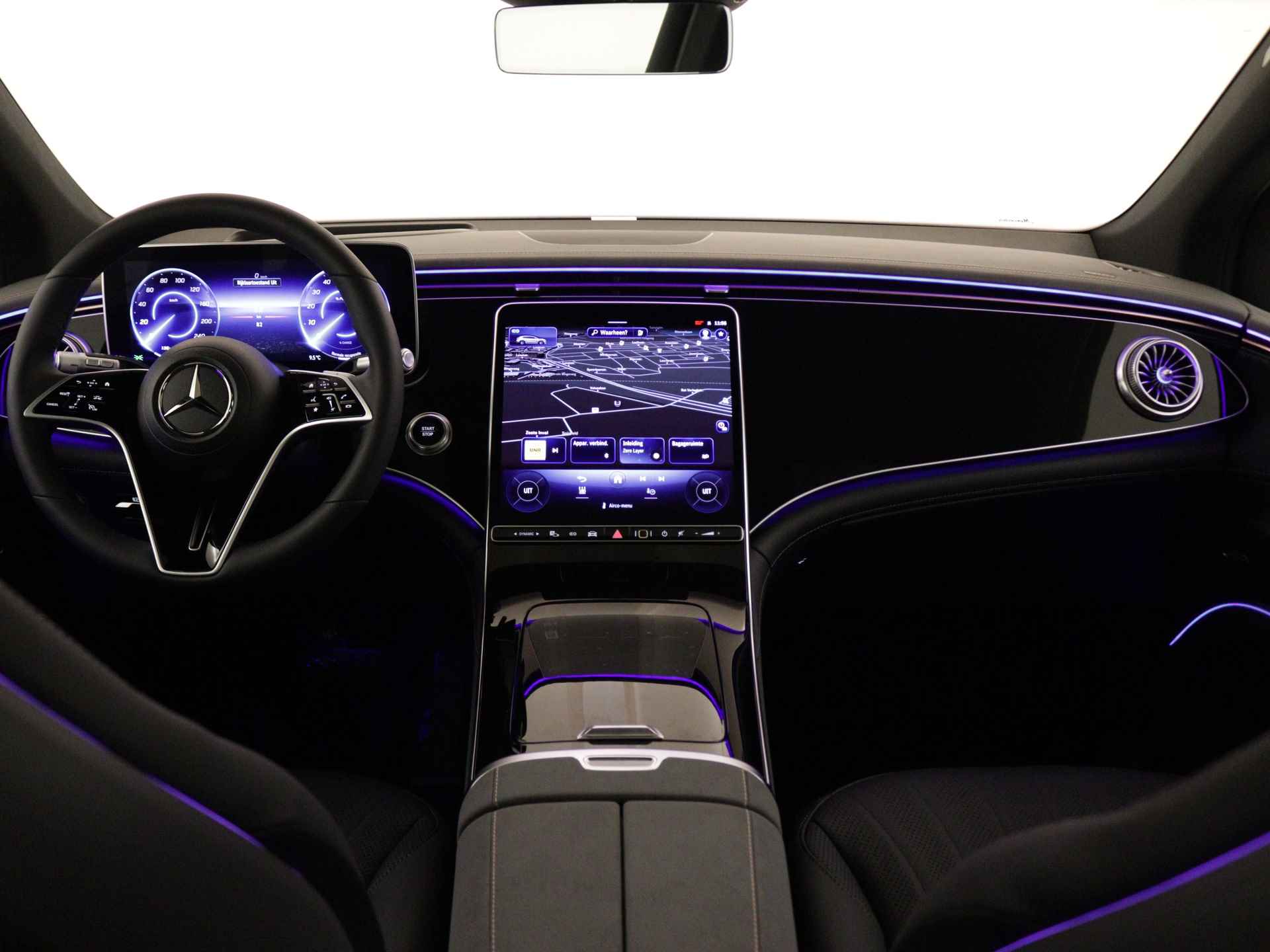 Mercedes-Benz EQS SUV 450 4MATIC Luxury Line 108 kWh | Akoestiekcomfortpakket | Trekhaak | Premium pakket | USB-pakket plus | DIGITAL LIGHT | Burmester® 3D-surround sound system | Rijassistentiepakket Plus | - 30/40