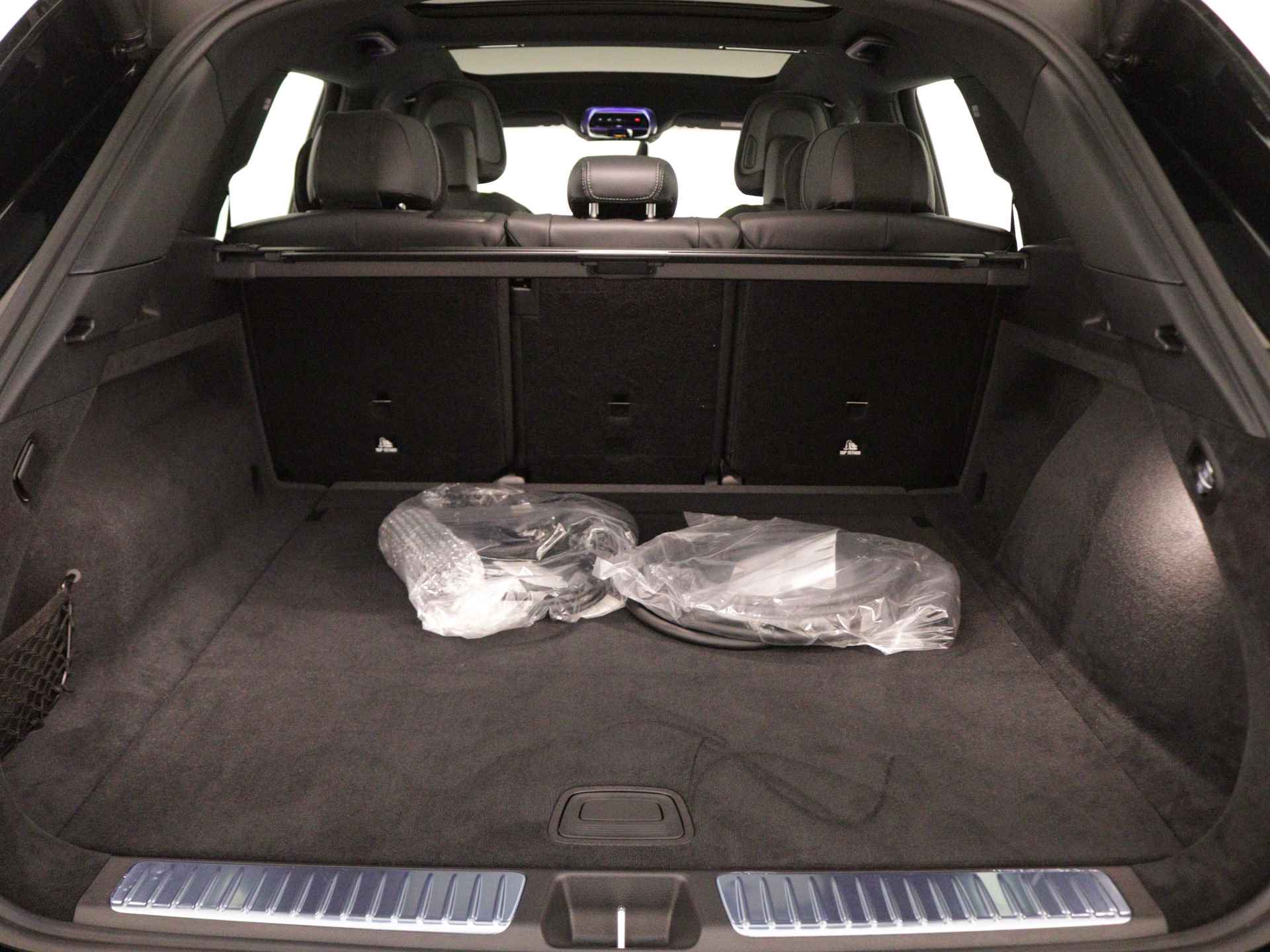 Mercedes-Benz EQS SUV 450 4MATIC Luxury Line 108 kWh | Akoestiekcomfortpakket | Trekhaak | Premium pakket | USB-pakket plus | DIGITAL LIGHT | Burmester® 3D-surround sound system | Rijassistentiepakket Plus | - 33/40
