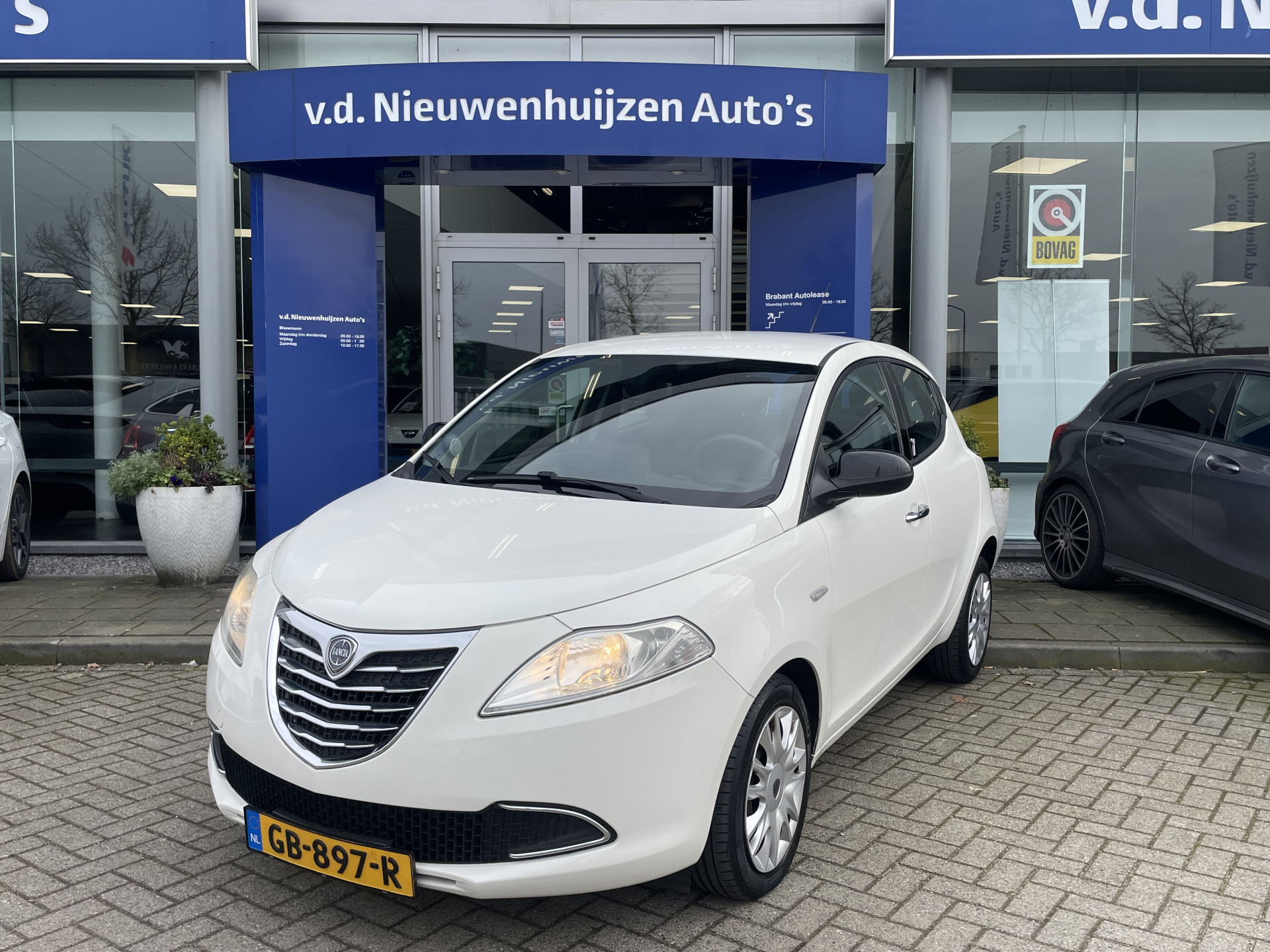 Lancia Ypsilon 1.2 Gold Airco   5 Deurs       info;F.Bogaars    0492588956