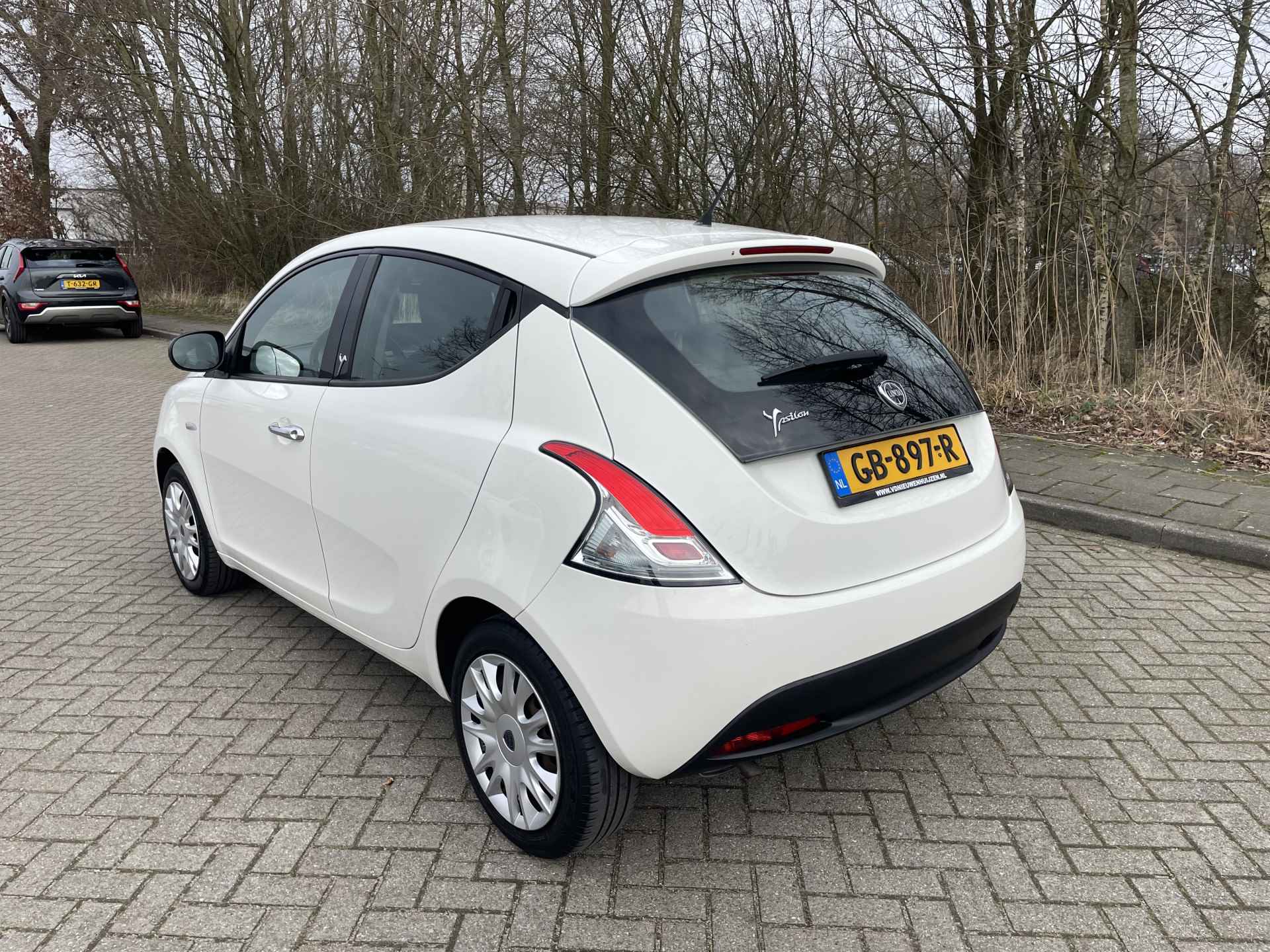 Lancia Ypsilon 1.2 Gold Airco   5 Deurs       info;F.Bogaars    0492588956 - 8/26