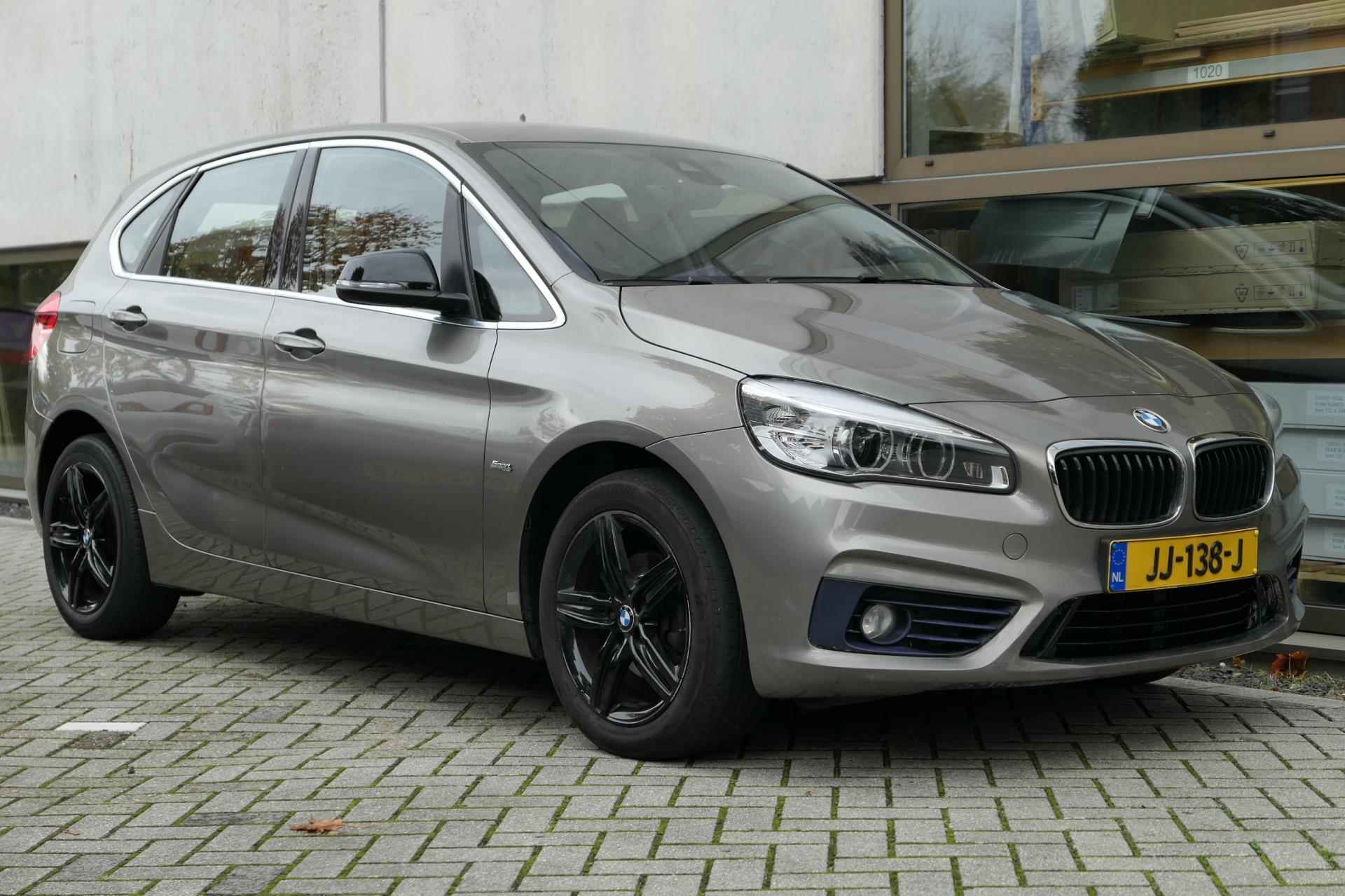 BMW 2-serie Active Tourer 214d Centennial Executive NAP Navi Leder Sportstoelen Euro6 - 4/15