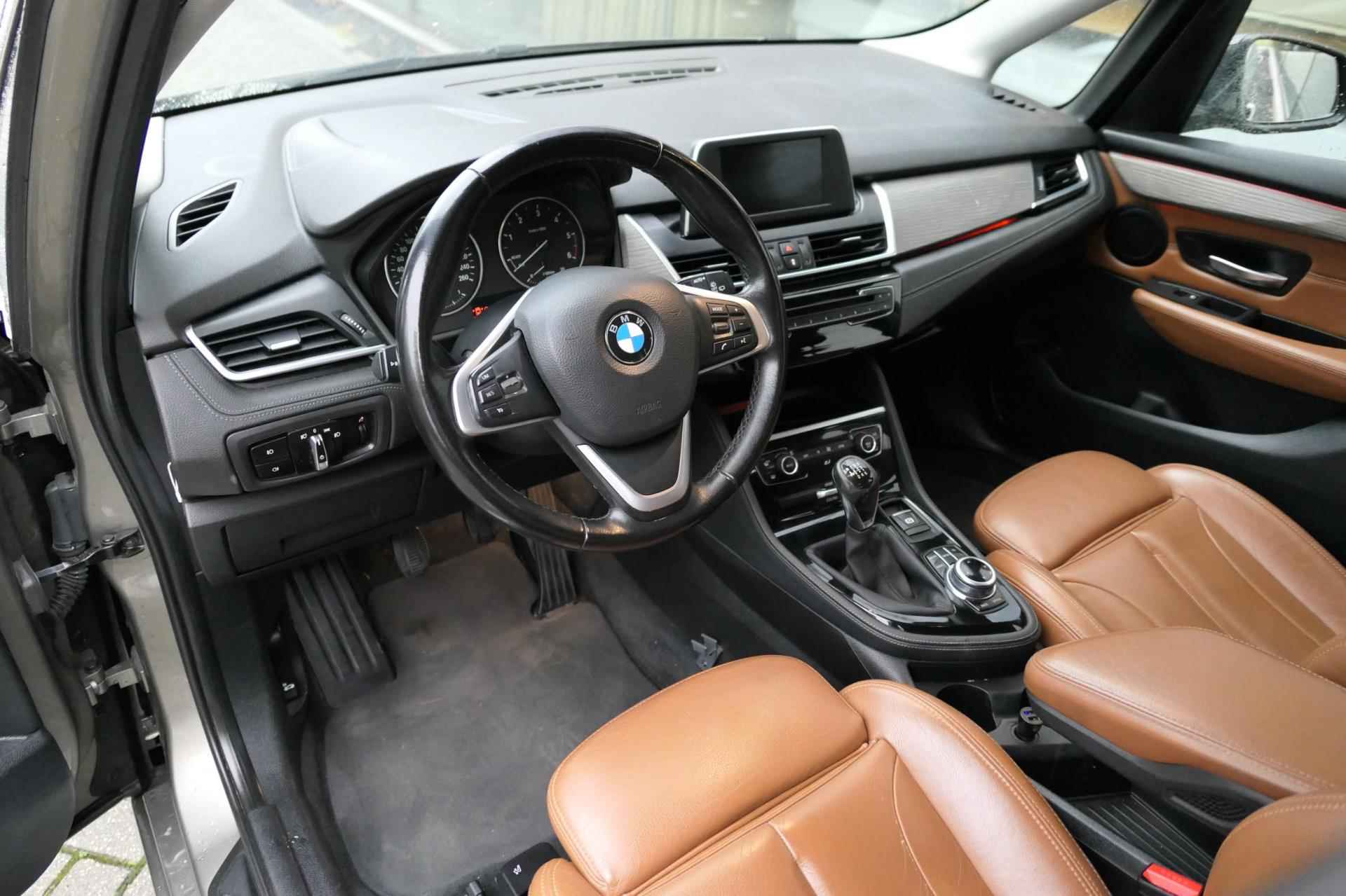 BMW 2-serie Active Tourer 214d Centennial Executive NAP Navi Leder Sportstoelen Euro6 - 8/15