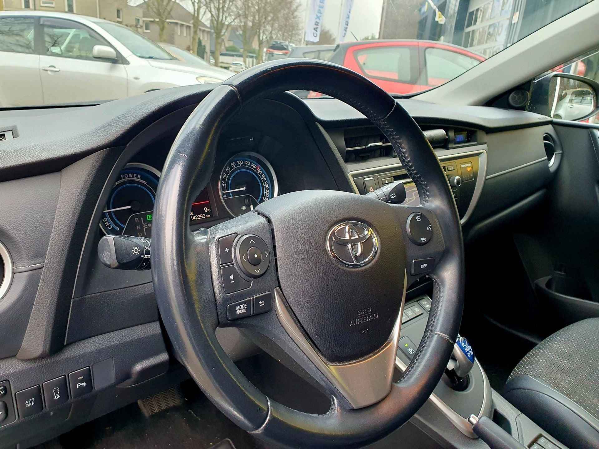 Toyota Auris 1.8 Hybrid Executive All-in prijs! - 5/32