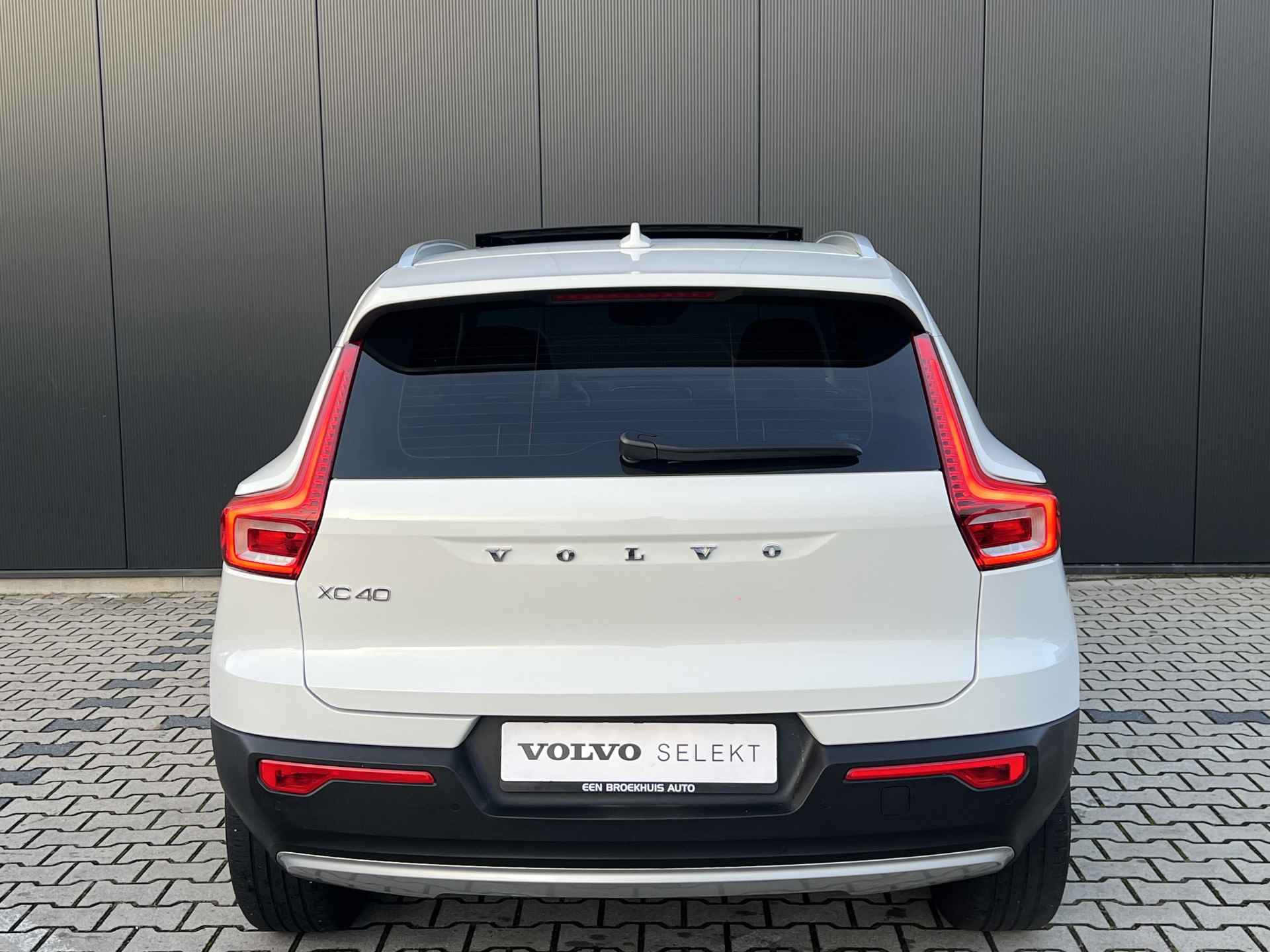 Volvo XC40 1.5 T2 Business Pro | Panoramadak | 360 Camera | Leder | BLIS | Harman Kardon | Adaptieve Cruise control | - 24/46