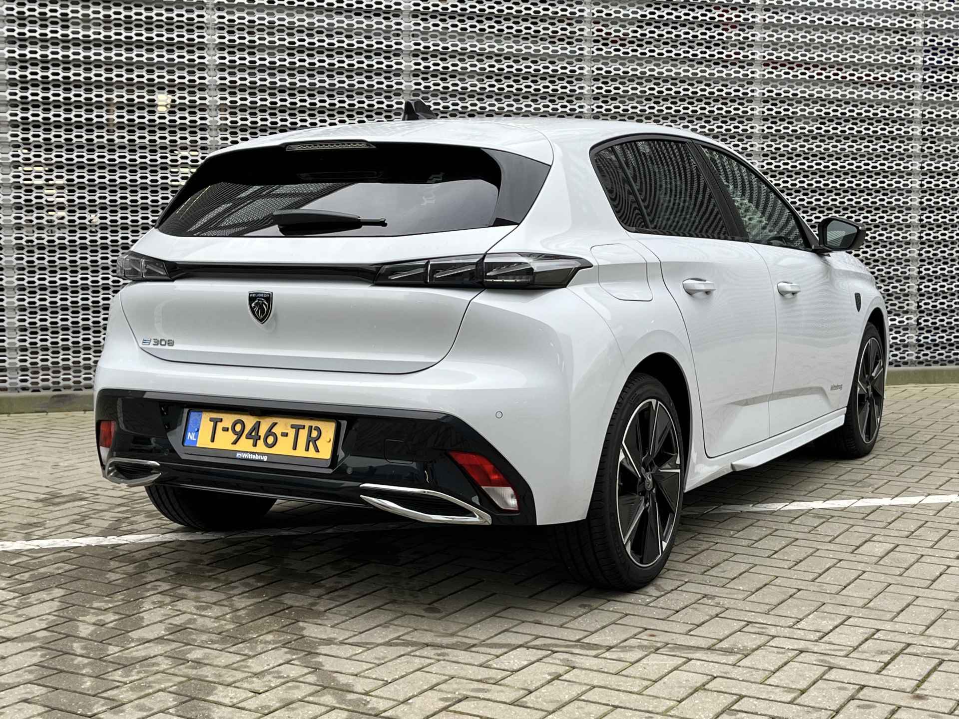 Peugeot E-308 EV GT First Edition 54 kWh 100% ELEKTRISCH! | Stoel- en Stuurverwarming | Navigatie - 8/19