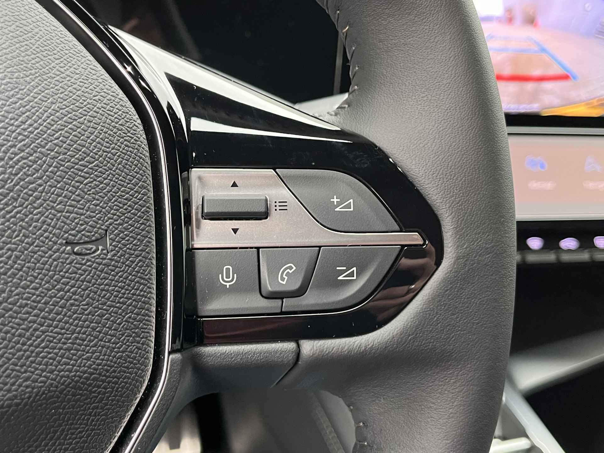 Peugeot E-308 EV GT First Edition 54 kWh 100% ELEKTRISCH! | Stoel- en Stuurverwarming | Navigatie - 15/19