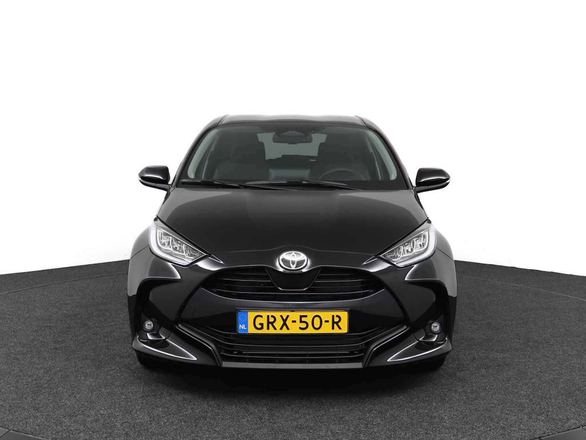 Toyota Yaris 1.5 Hybrid 115 First Edition | Winterpakket | Apple Carplay | Android Auto | Draadloze telefoonlader | 10 Jaar Garantie | - 16/42