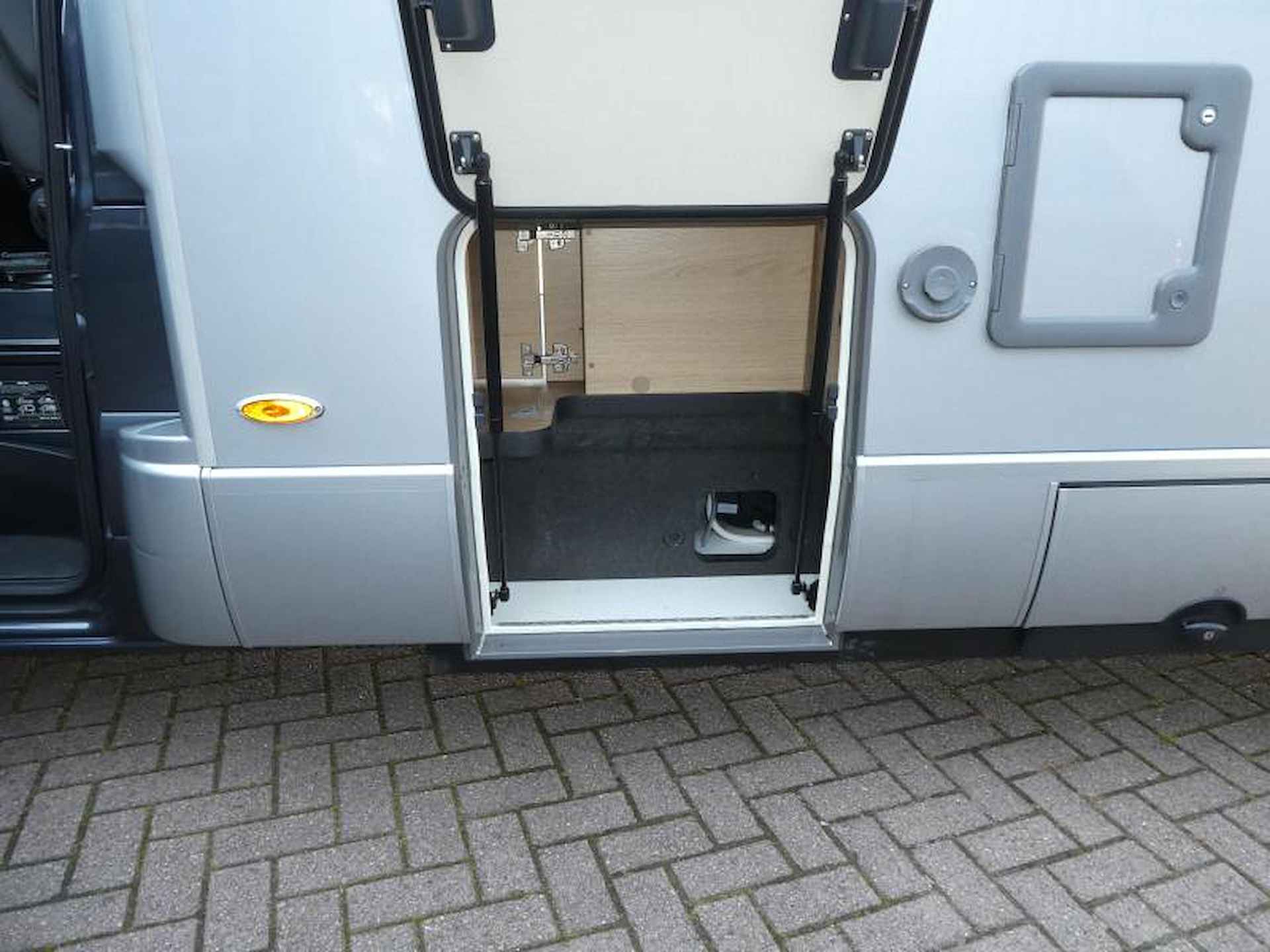 Hymer B-MCT 580  AUTOMAAT / XXL BED!!!! - 18/19