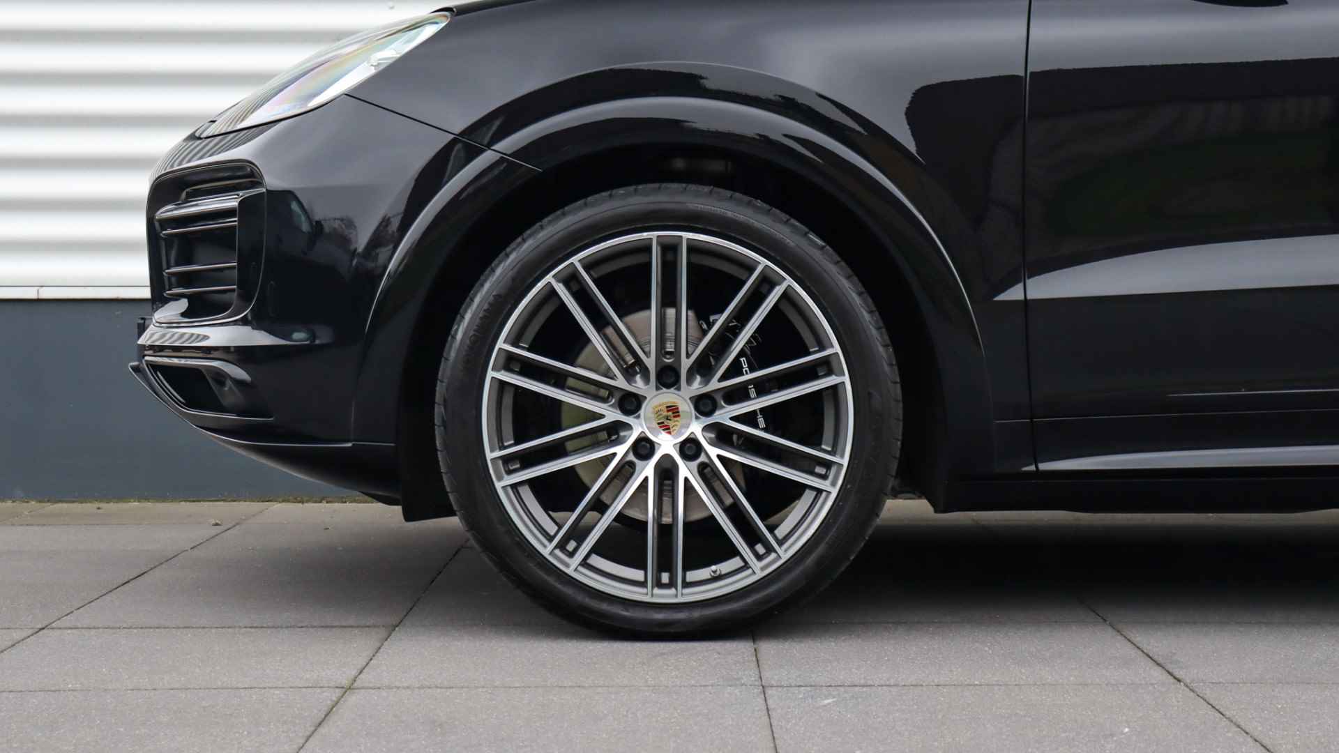 Porsche Cayenne 3.0 E-Hybrid SportDesign | Panoramadak | BOSE Sound | Trekhaak | Achterasbesturing | Stuurwielverwarming - 4/32