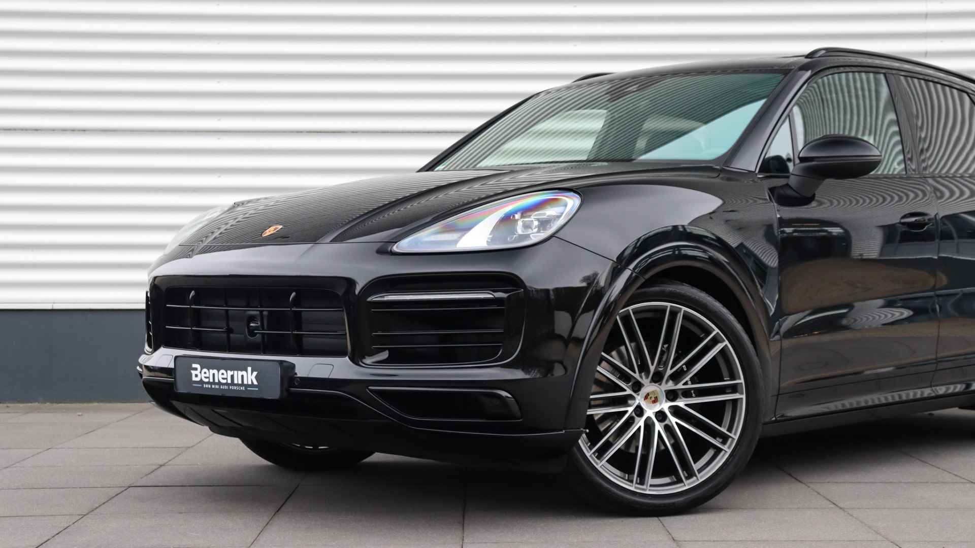 Porsche Cayenne 3.0 E-Hybrid SportDesign | Panoramadak | BOSE Sound | Trekhaak | Achterasbesturing | Stuurwielverwarming - 17/32