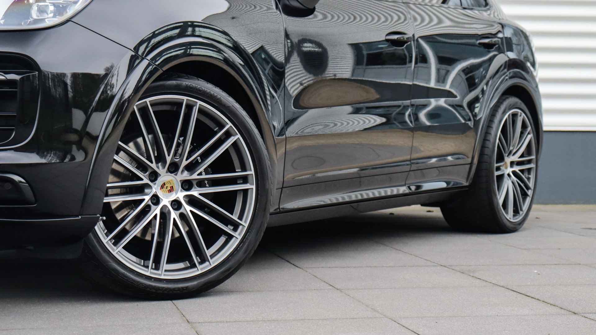 Porsche Cayenne 3.0 E-Hybrid SportDesign | Panoramadak | BOSE Sound | Trekhaak | Achterasbesturing | Stuurwielverwarming - 18/32