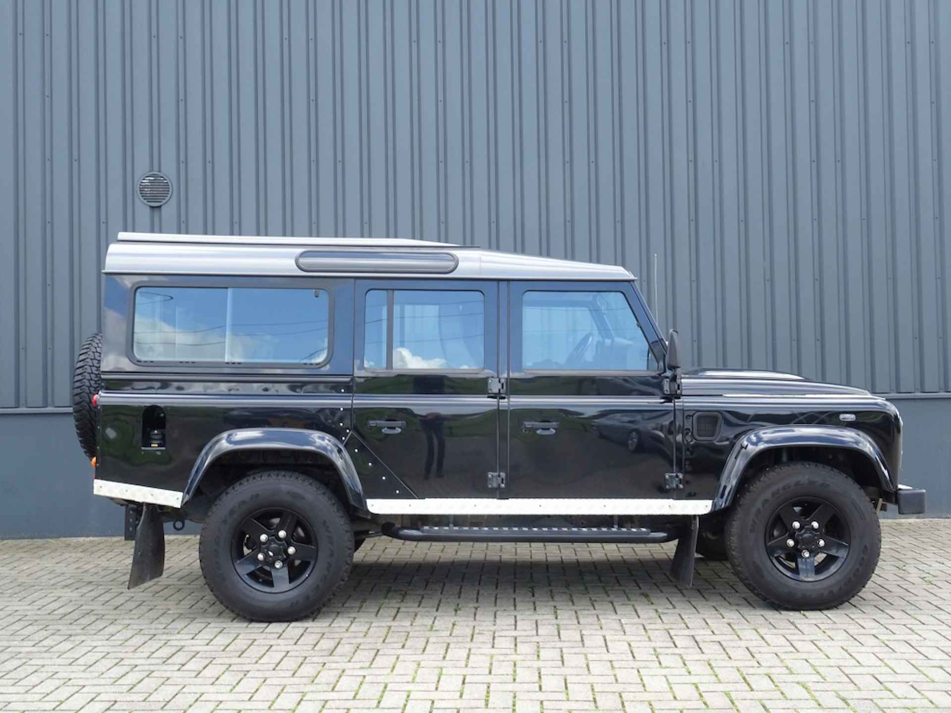 Land rover Defender 2.2 D SW 110" SE - 6/21