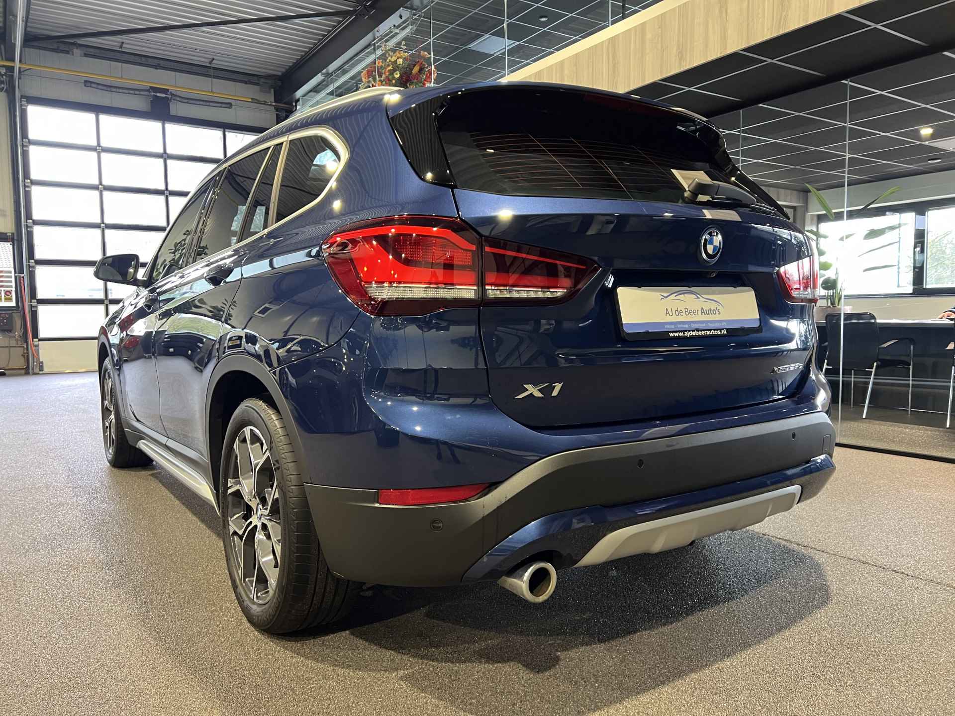 BMW X1 xDrive25e Executive Panorama | Beige leder | HUD | Trekhaak | Camera - 17/45