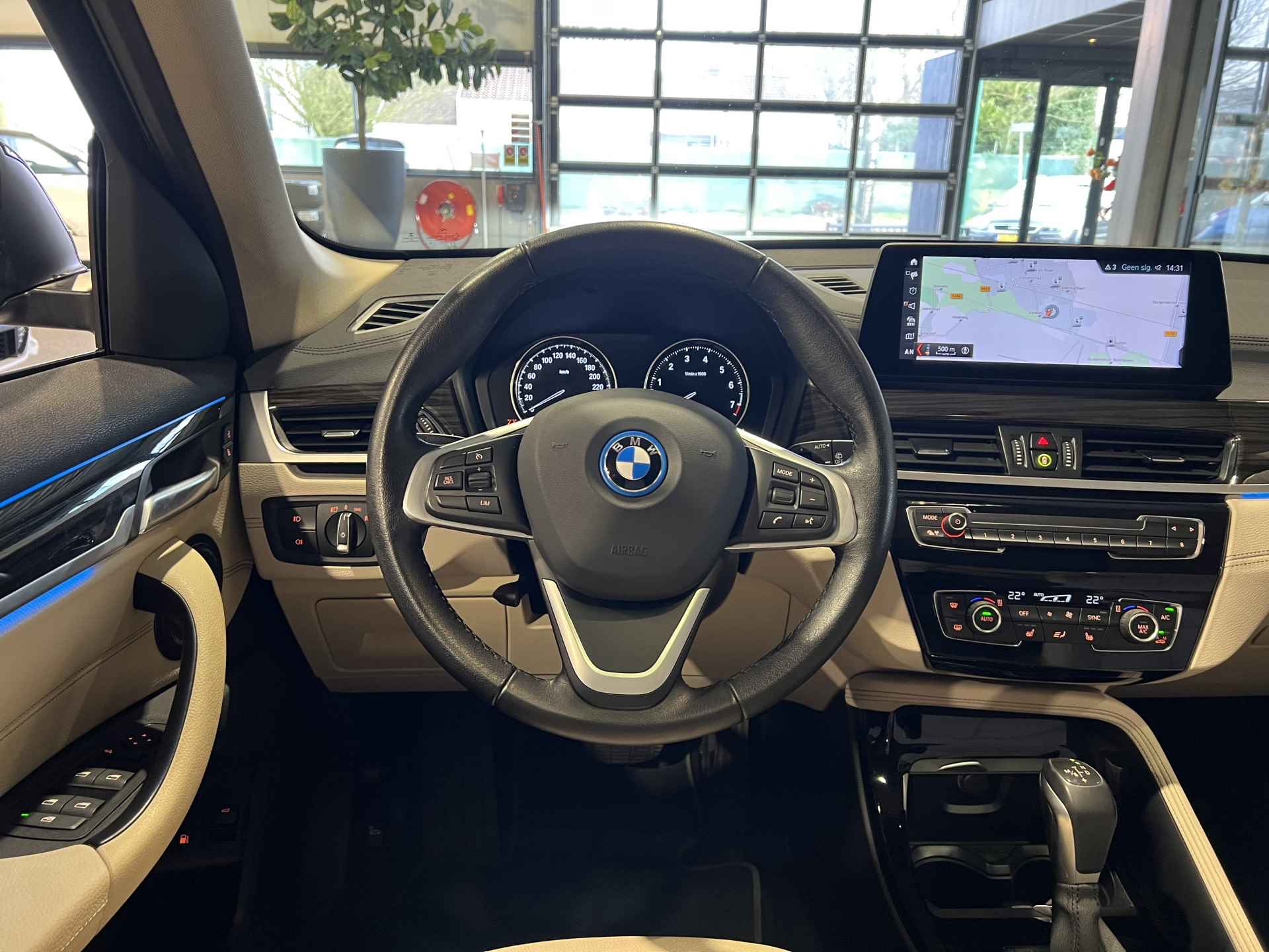 BMW X1 xDrive25e Executive Panorama | Beige leder | HUD | Trekhaak | Camera - 24/45