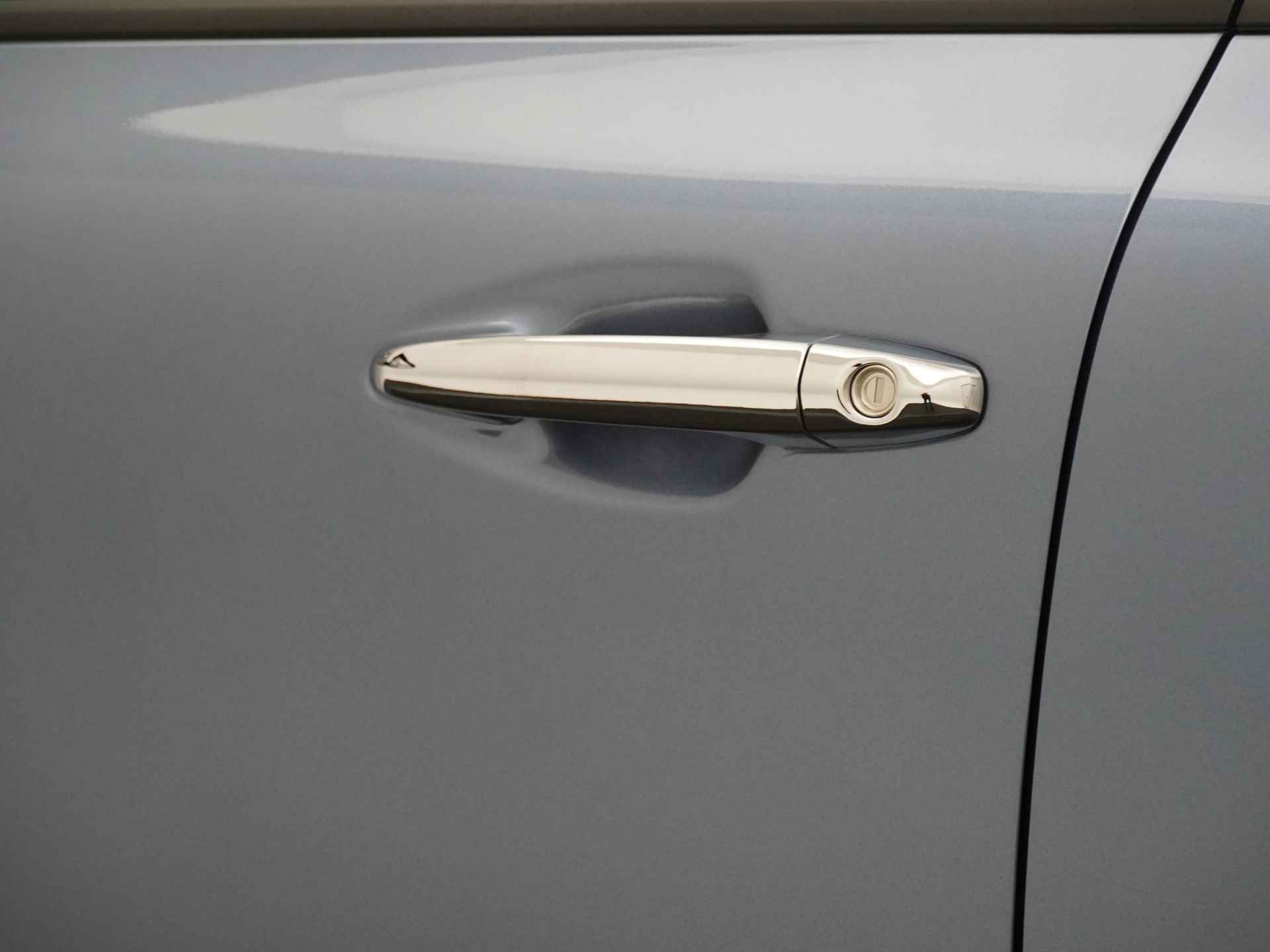 Kia Niro 1.6 GDi Hybrid DynamicLine - Cruise Control - Achteruitrijcamera - Apple CarPlay/Android Auto - Parkeersensoren - Fabrieksgarantie tot 10-2026 - 18/49