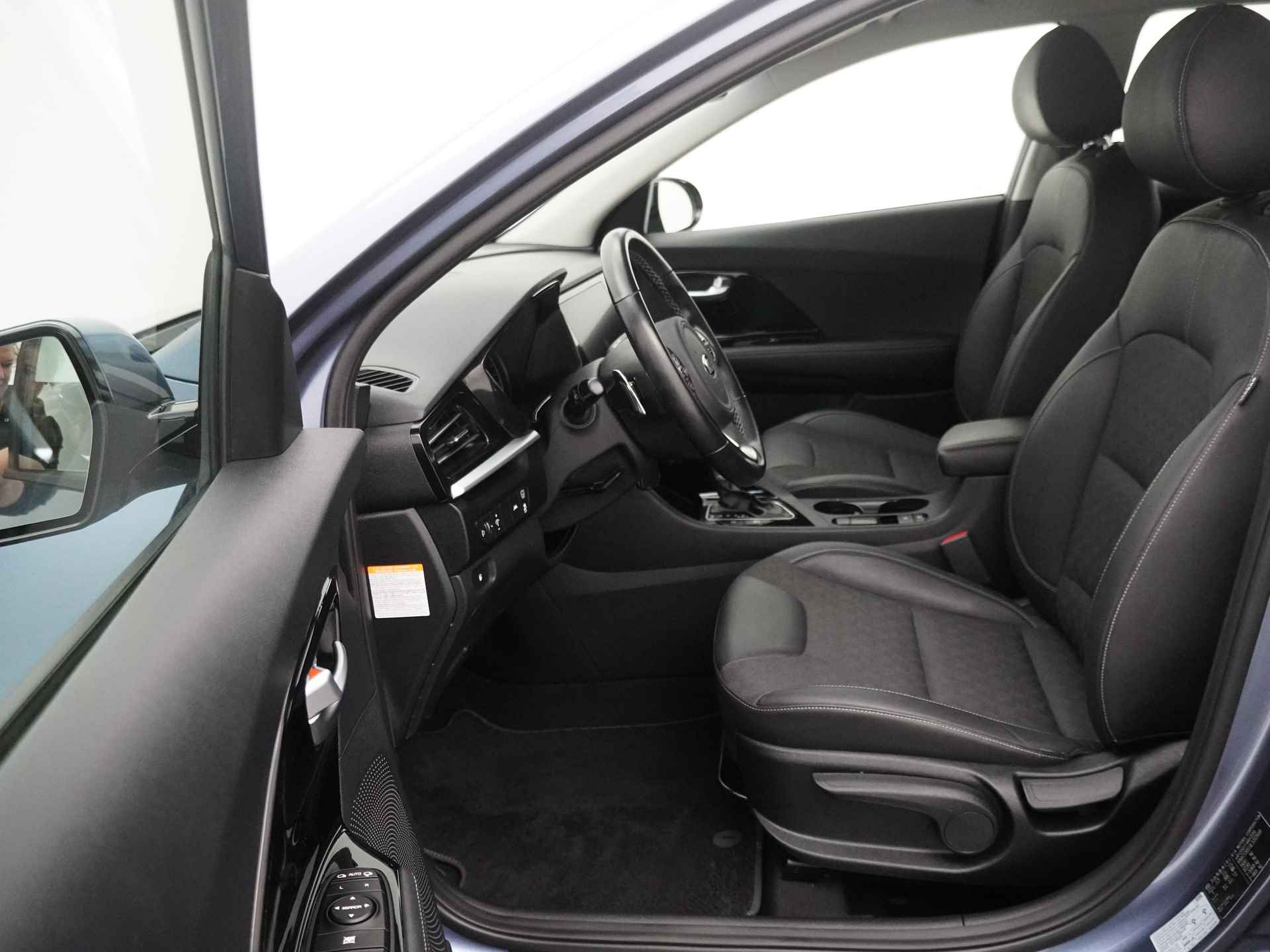 Kia Niro 1.6 GDi Hybrid DynamicLine - Cruise Control - Achteruitrijcamera - Apple CarPlay/Android Auto - Parkeersensoren - Fabrieksgarantie tot 10-2026 - 20/49