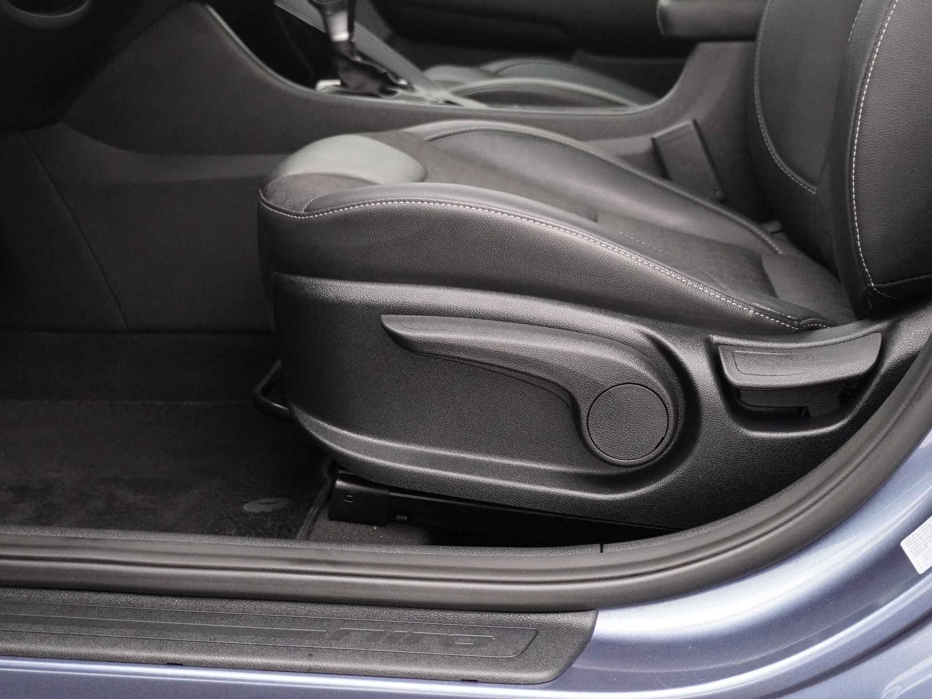 Kia Niro 1.6 GDi Hybrid DynamicLine - Cruise Control - Achteruitrijcamera - Apple CarPlay/Android Auto - Parkeersensoren - Fabrieksgarantie tot 10-2026 - 21/49