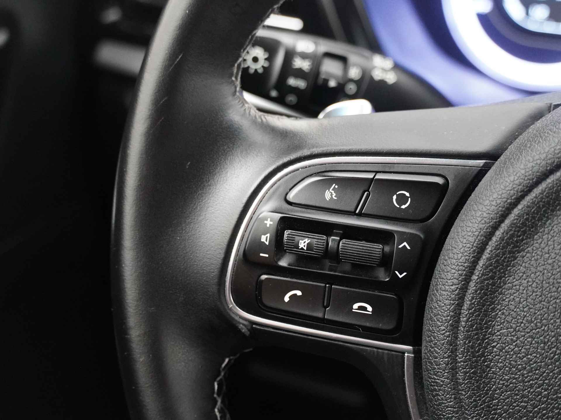 Kia Niro 1.6 GDi Hybrid DynamicLine - Cruise Control - Achteruitrijcamera - Apple CarPlay/Android Auto - Parkeersensoren - Fabrieksgarantie tot 10-2026 - 28/49