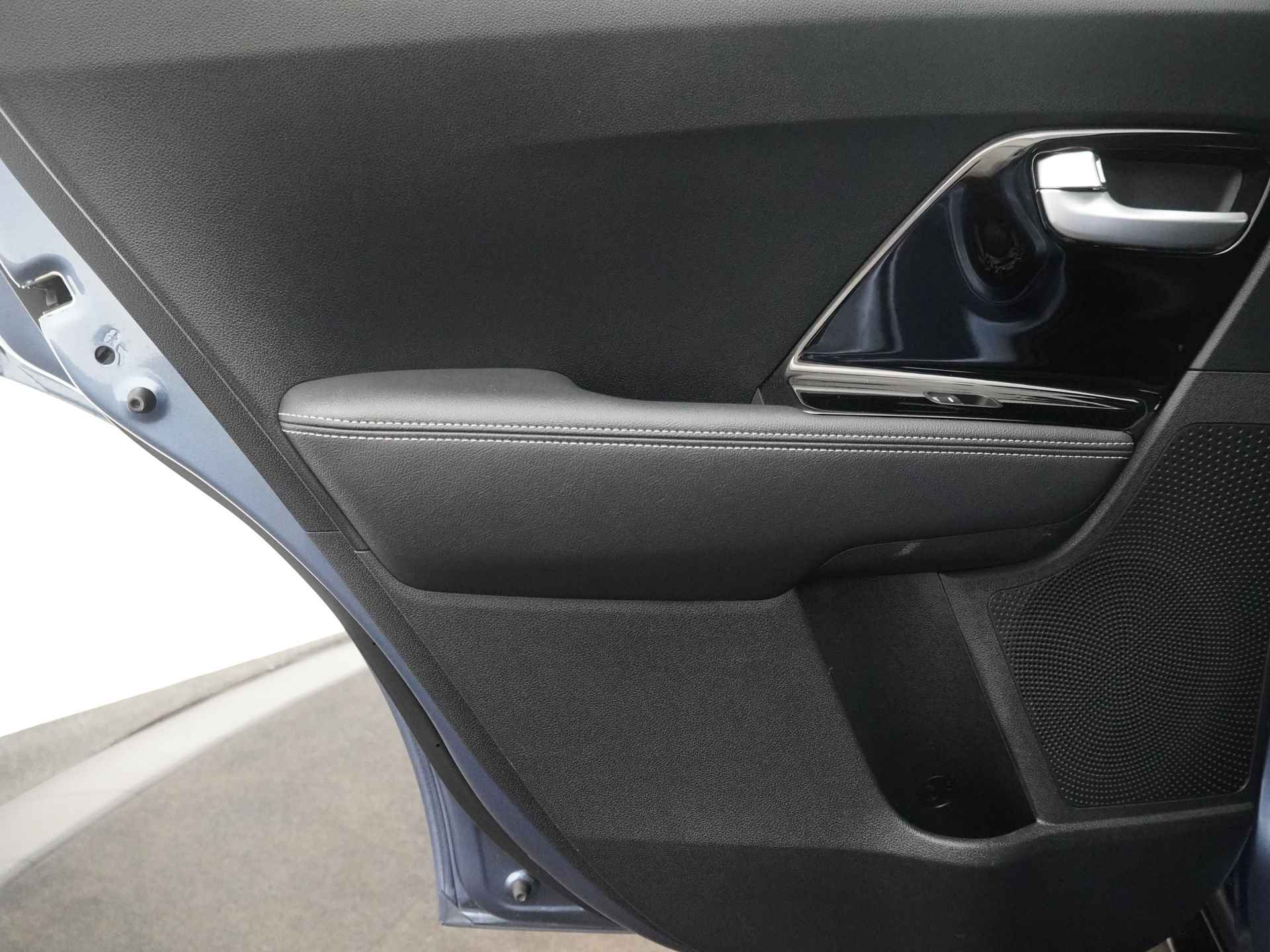 Kia Niro 1.6 GDi Hybrid DynamicLine - Cruise Control - Achteruitrijcamera - Apple CarPlay/Android Auto - Parkeersensoren - Fabrieksgarantie tot 10-2026 - 38/49