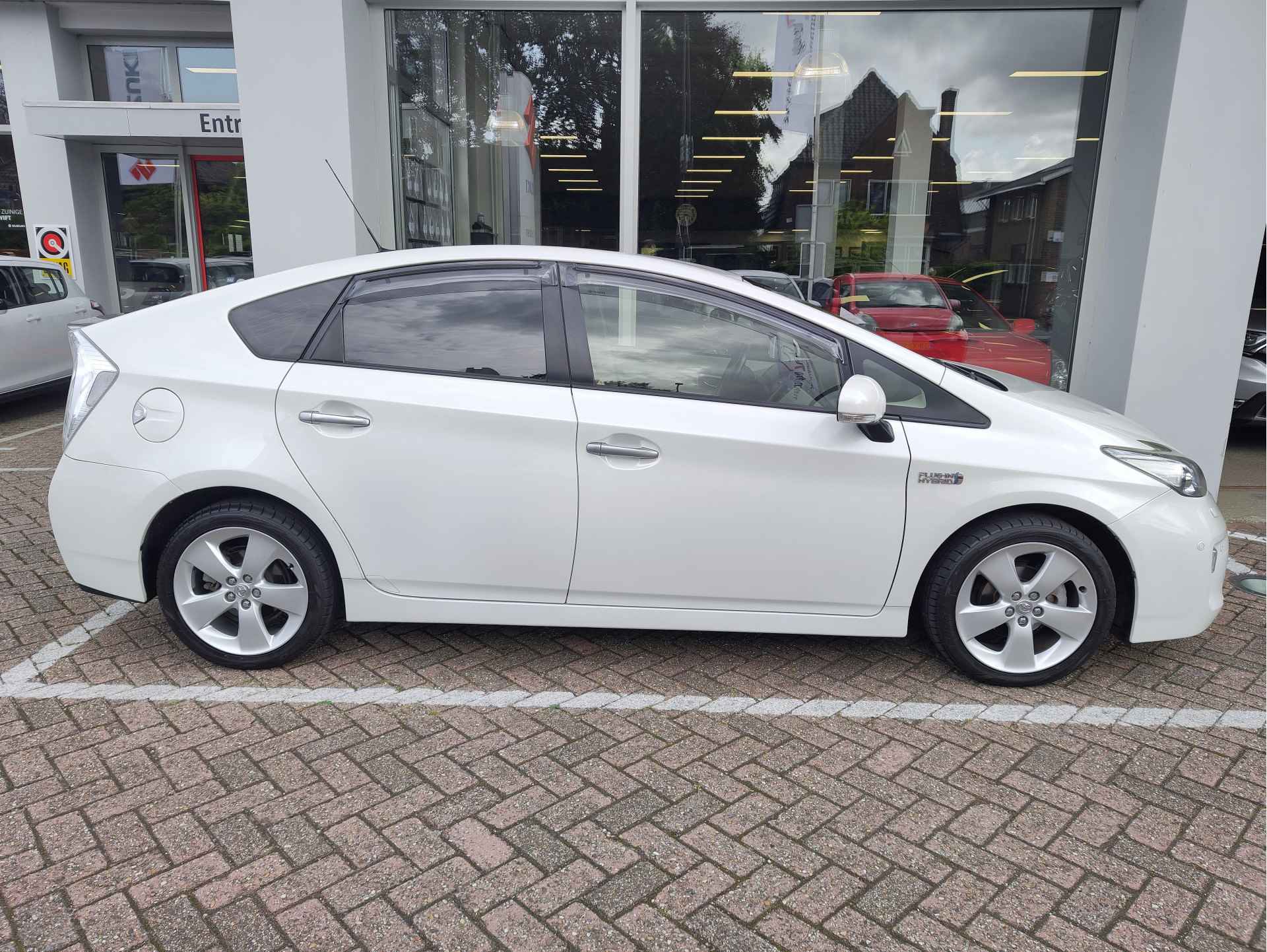 Toyota Prius 1.8 PLUG-IN EXECUTIVE BUSINESS Leder | Stoelverwarming | Camera - 7/44