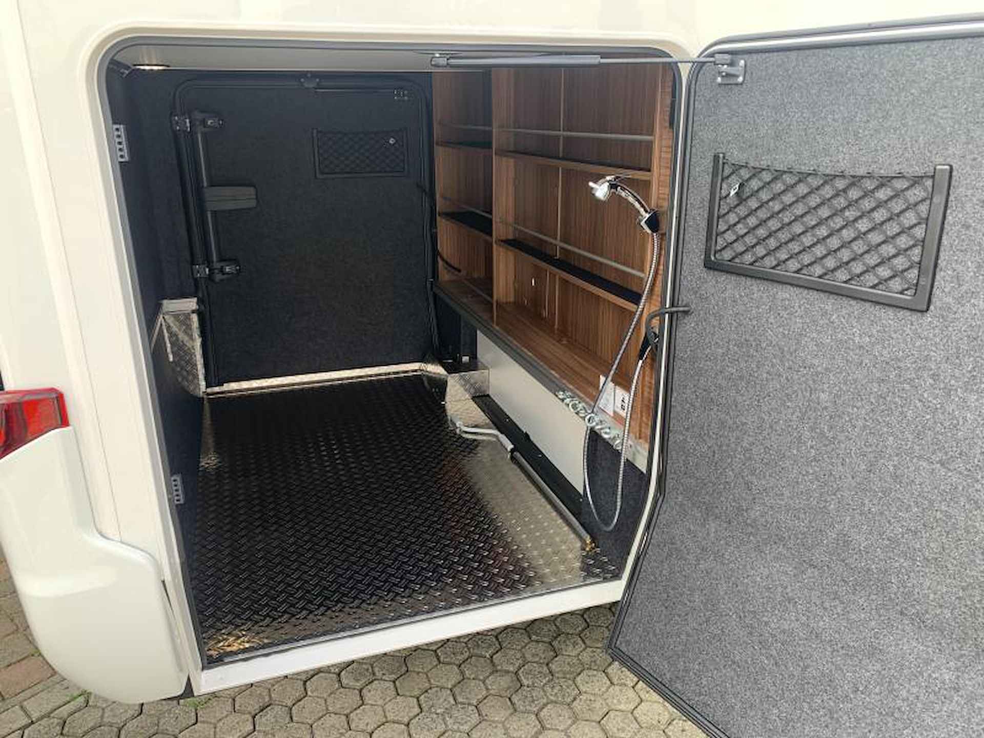 Hymer BMC-T WhiteLine  -2 APARTE BEDDEN 9G AUTOM - 9/25