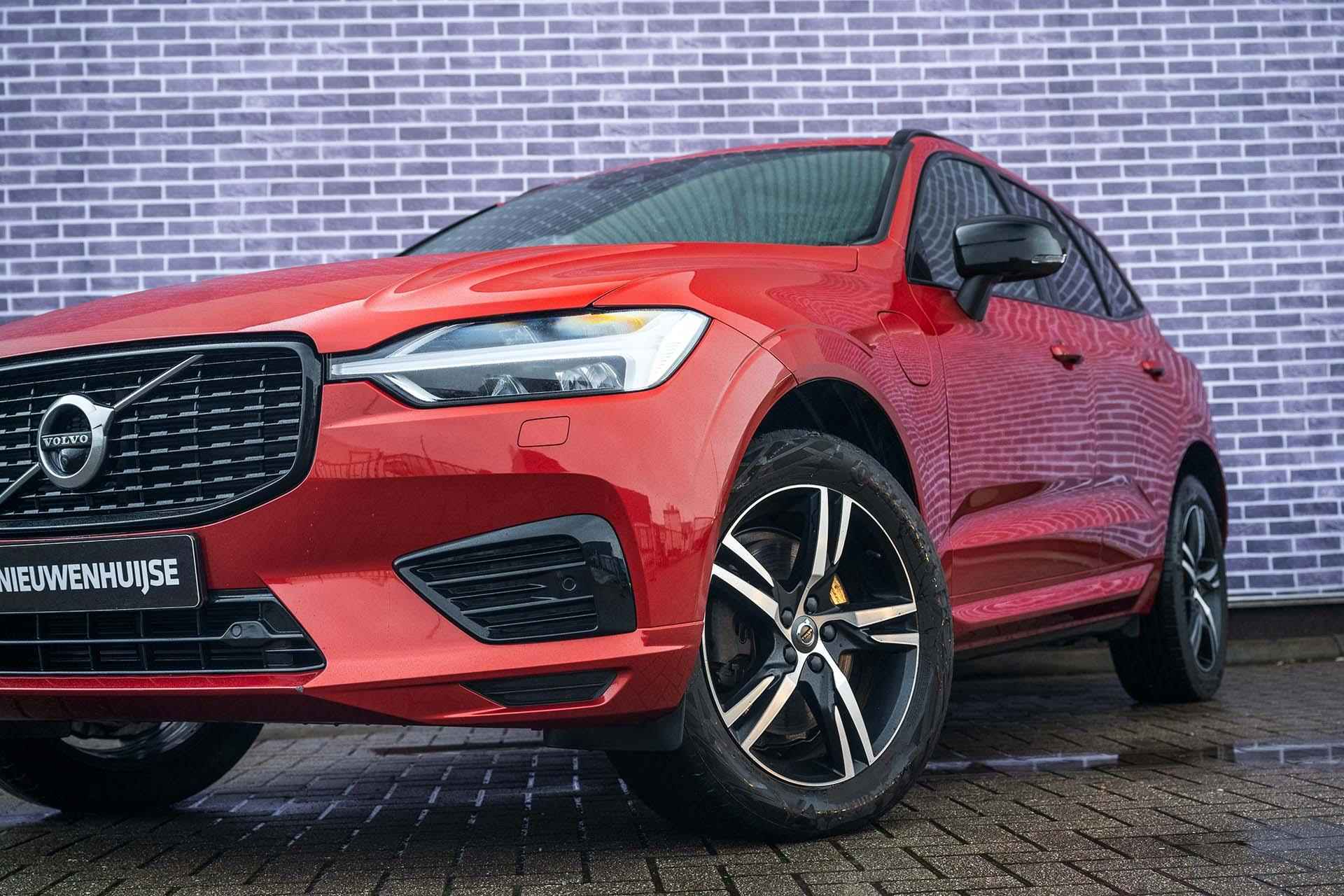 Volvo XC60 T8 Recharge AWD R-Design | 360º Camera | Stoel/stuurverwarming | Trekhaak | Full LED koplampen | Adaptive cruise control | DAB+ | Panoramadak - 16/47