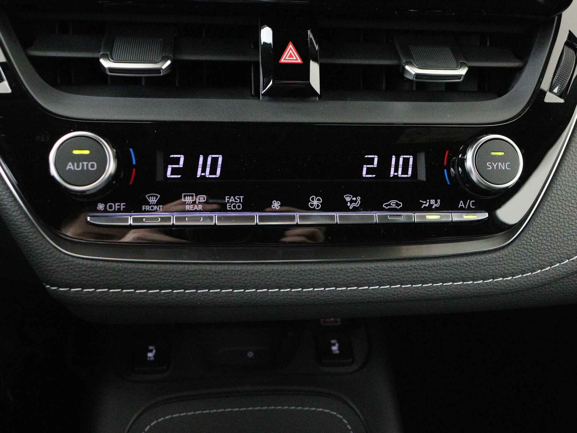 Toyota Corolla 1.8 Hybrid Executive | Demo | Head-Up Display | JBL | Climate Control | Cruise control-adaptive | DAB+ | stoelverwarming - 10/49