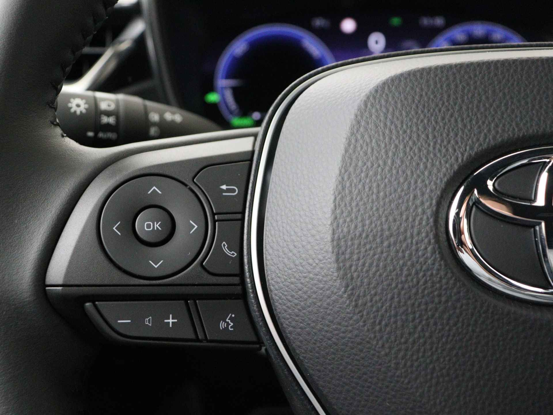 Toyota Corolla 1.8 Hybrid Executive | Demo | Head-Up Display | JBL | Climate Control | Cruise control-adaptive | DAB+ | stoelverwarming - 17/49