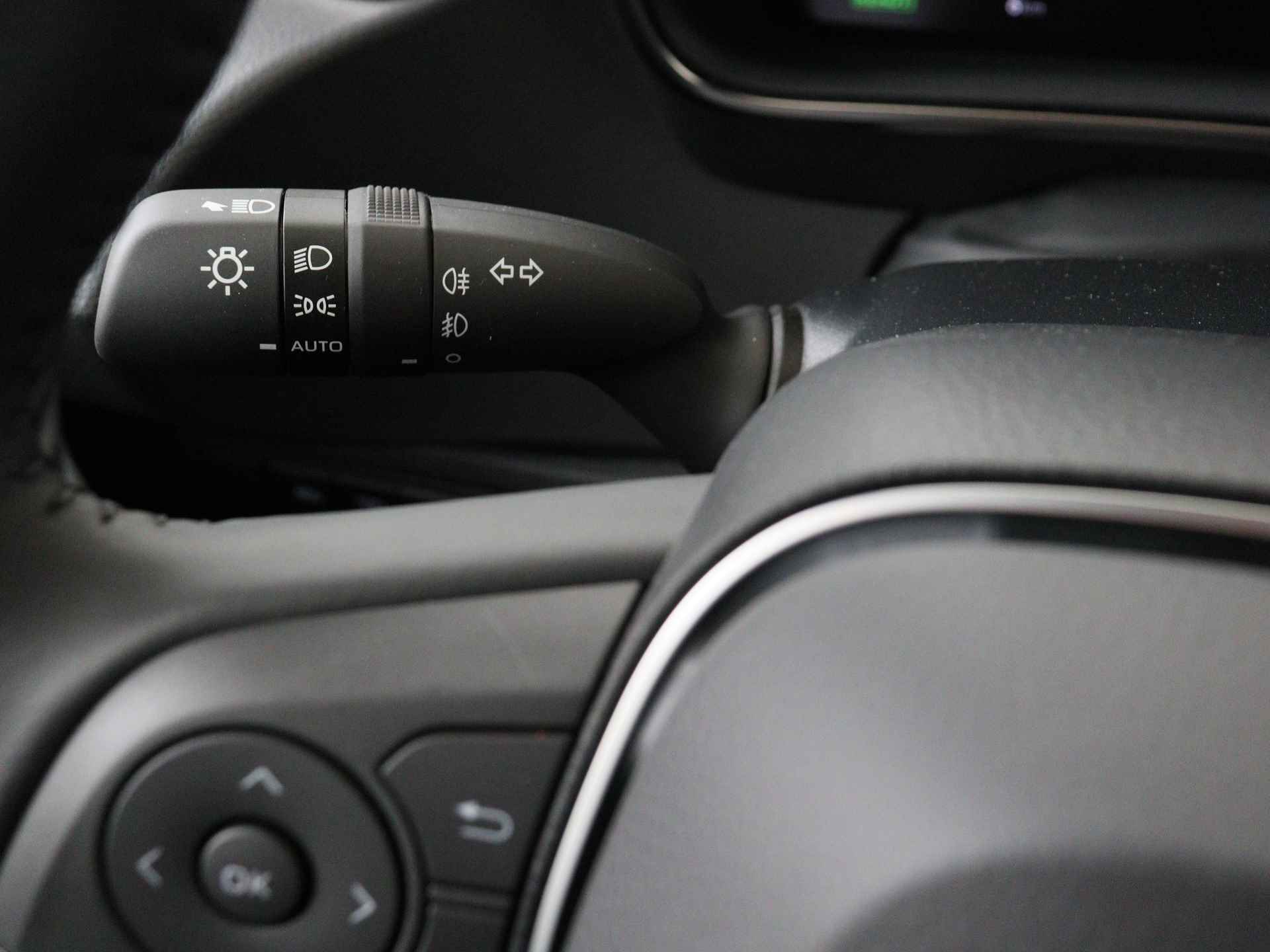 Toyota Corolla 1.8 Hybrid Executive | Demo | Head-Up Display | JBL | Climate Control | Cruise control-adaptive | DAB+ | stoelverwarming - 19/49