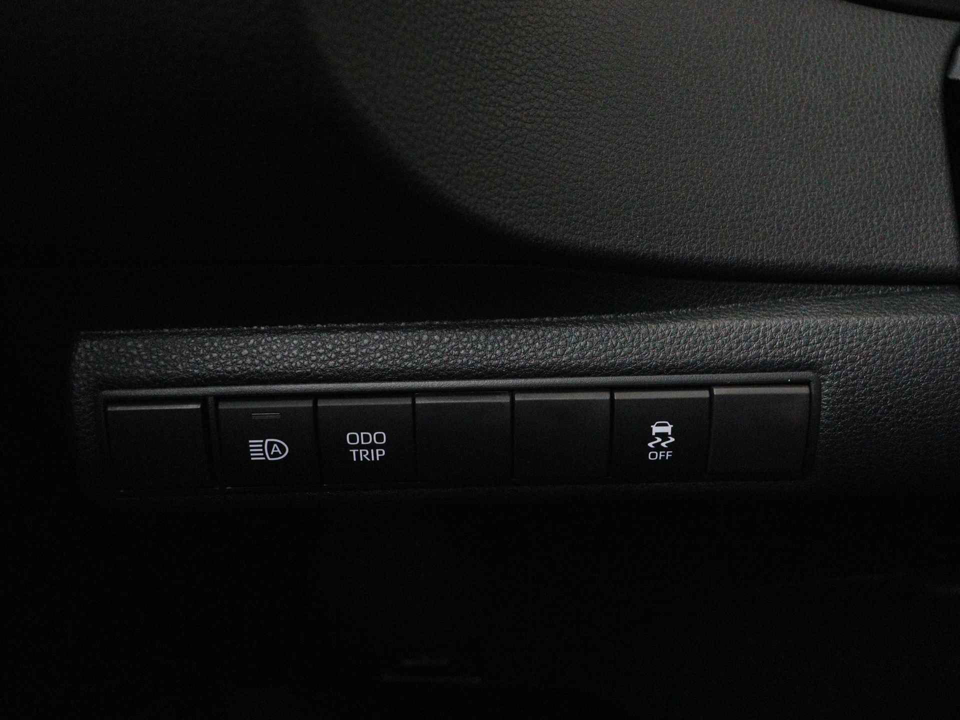 Toyota Corolla 1.8 Hybrid Executive | Demo | Head-Up Display | JBL | Climate Control | Cruise control-adaptive | DAB+ | stoelverwarming - 31/49