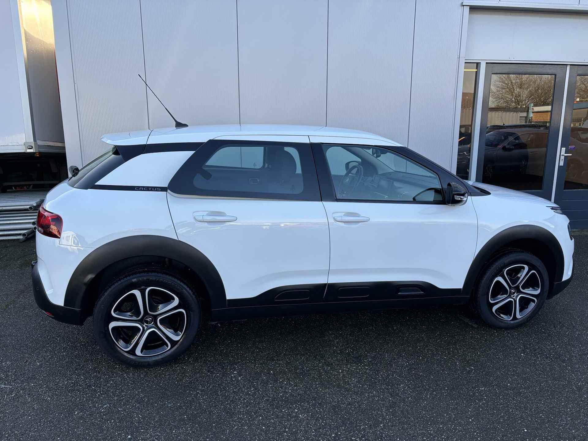 Citroen C4 Cactus 1.2 PureTech Business | Carplay | Navi | PDC | Cruise Control - 32/34