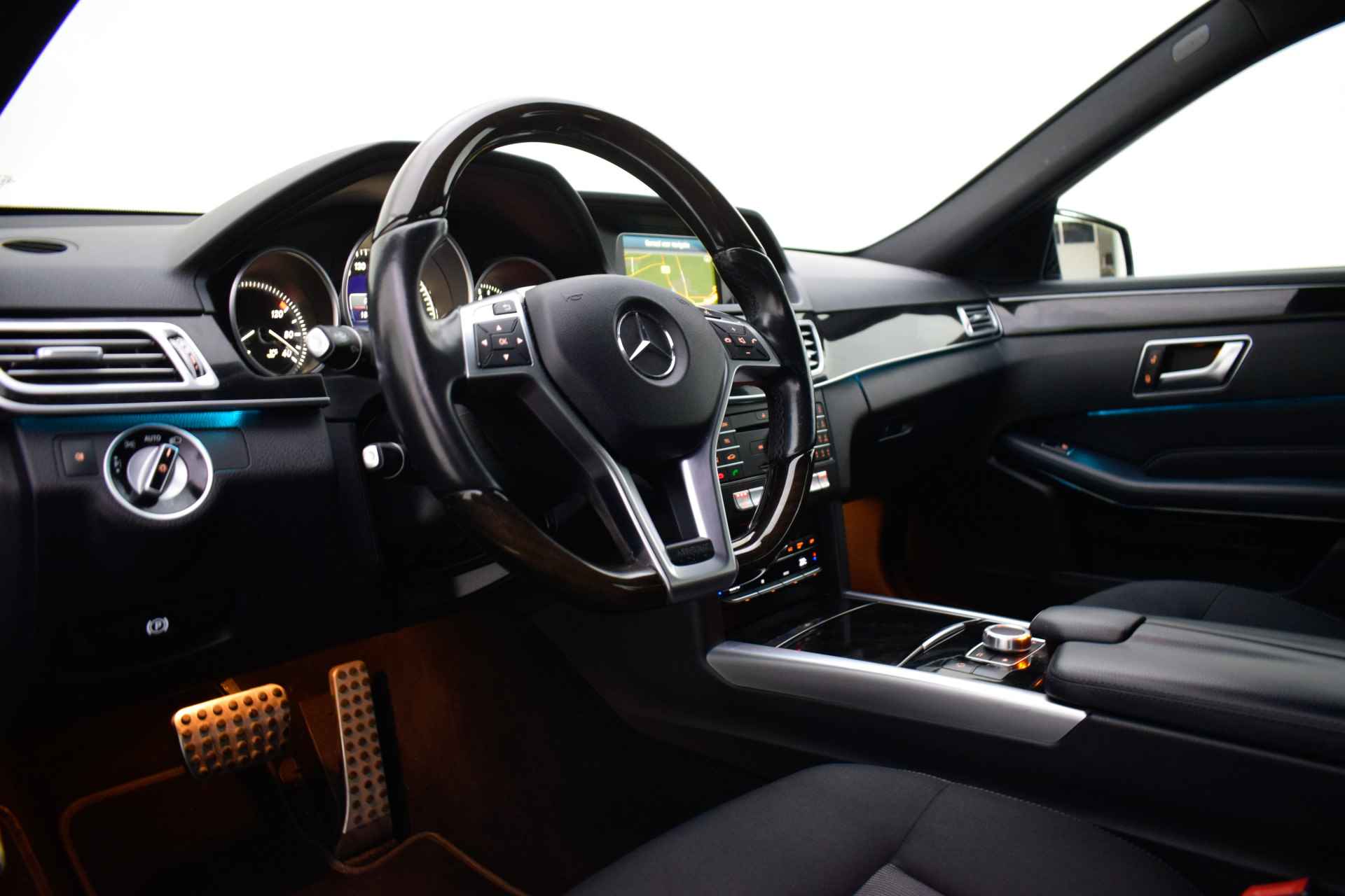 Mercedes-Benz E-Klasse 200Aut.Elegance Selection LED/360 CAM/NAVI/CLIMA/CRUISE/STOELVERW./PDC V+A/LMV 18'' - 15/25