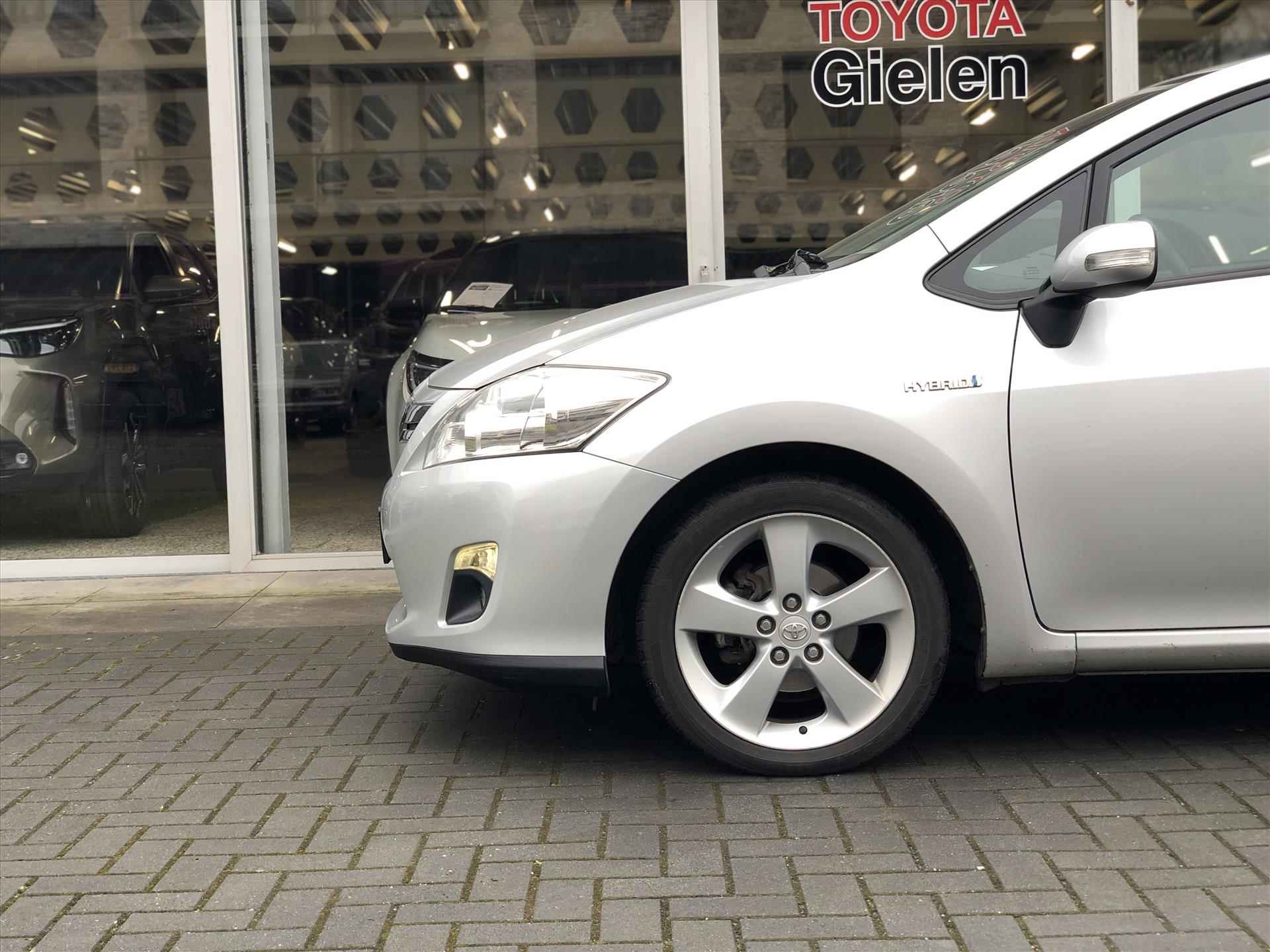 Toyota Auris 1.8 Full Hybrid Dynamic | Trekhaak, Parkeercamera, Keyless, 17 inch, Licht + Regensensor, Cruise control - 8/35