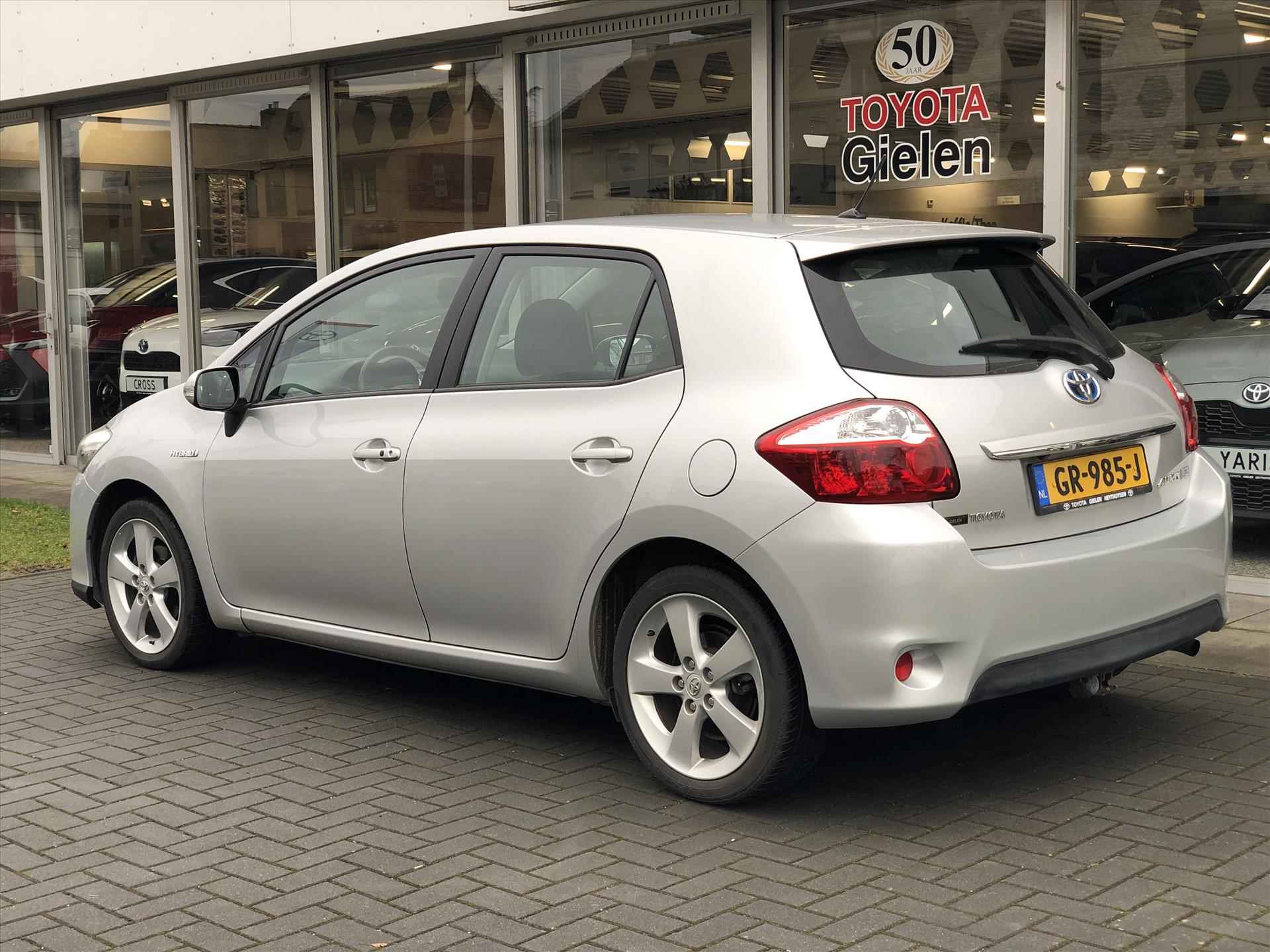 Toyota Auris 1.8 Full Hybrid Dynamic | Trekhaak, Parkeercamera, Keyless, 17 inch, Licht + Regensensor, Cruise control - 3/35