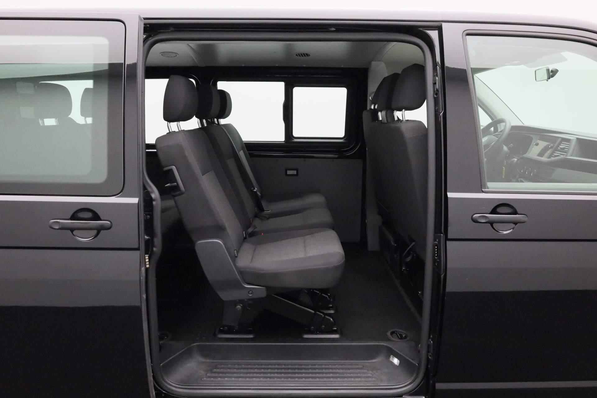 Volkswagen Transporter Kombi 9 pers. 2.0 TDI 150PK DSG L2H1 Comfortline | 9-zits | Trekhaak | Navi | Parkeersensoren voor/achter - 17/34