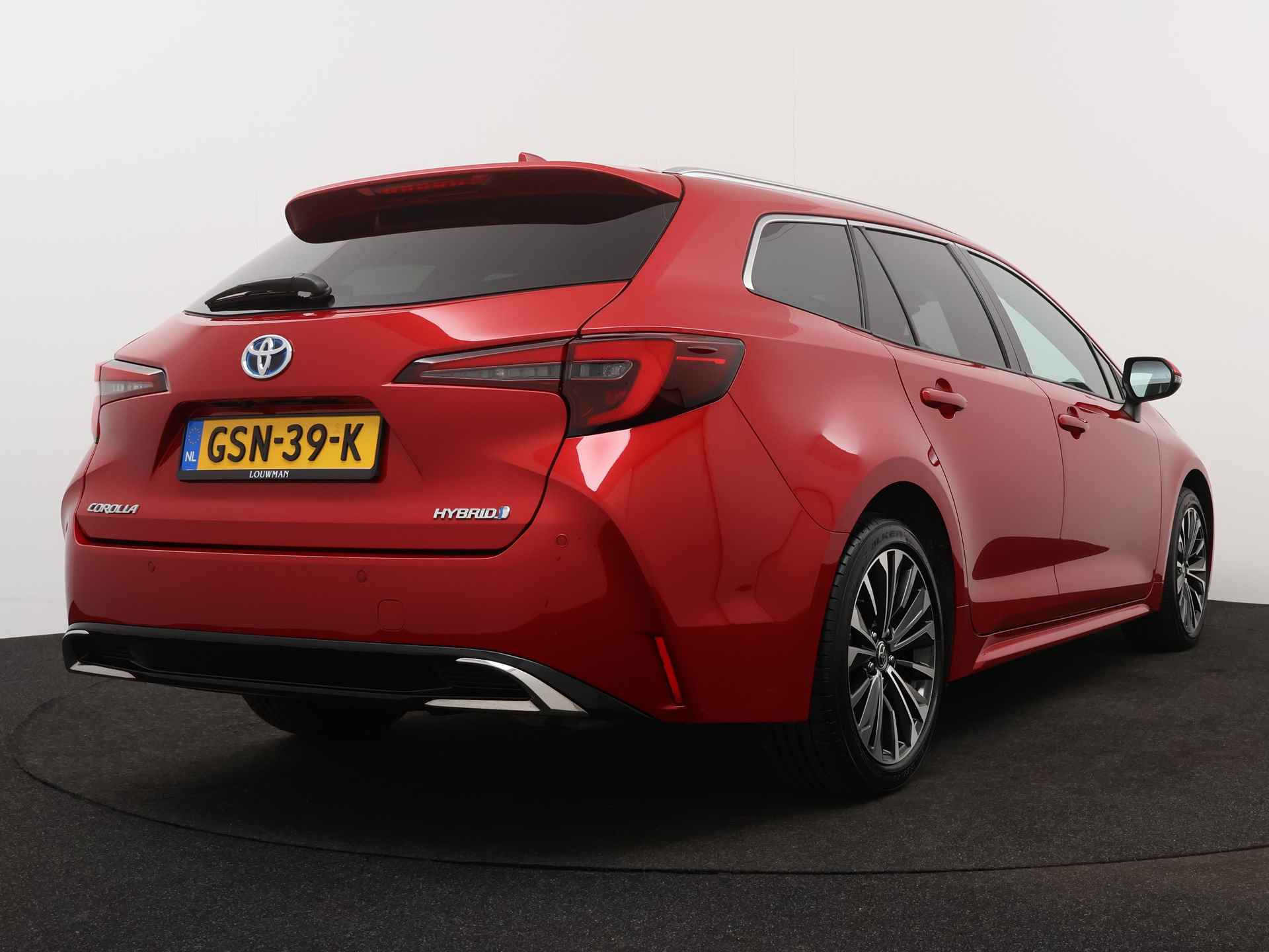 Toyota Corolla Touring Sports Hybrid 200 First Edition Limited | Camera | Parkeersensoren | LM velgen | Draadloze telefoonlader | Stuurwiel en stoelverwarming | - 3/46