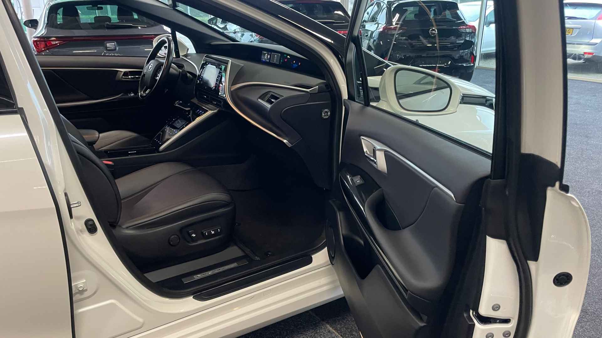 Toyota Mirai FCV Executive, Nav, Climate, Camera, Cruise, Led enz. - 27/28