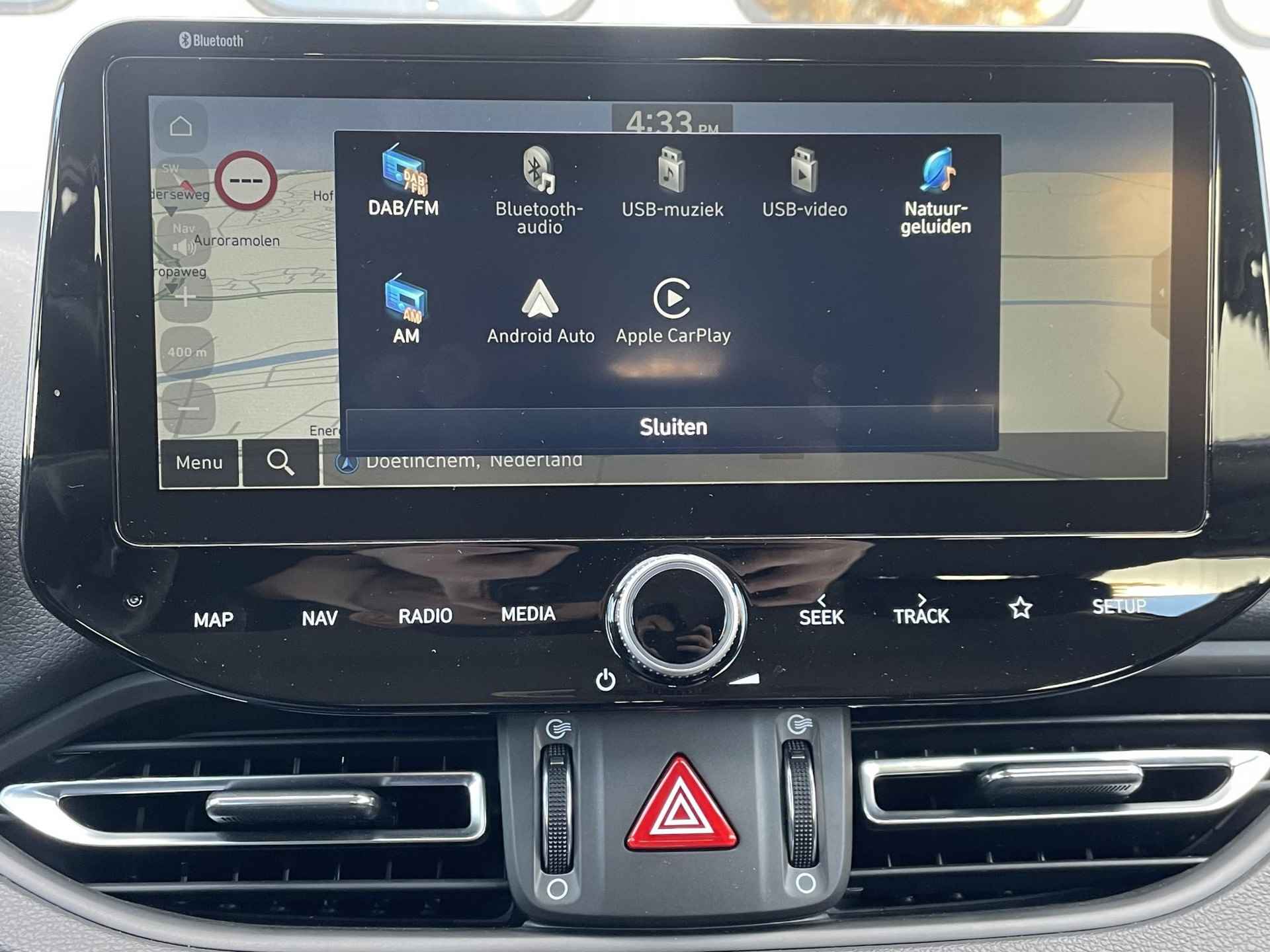 Hyundai i30 Wagon 1.0 T-GDi MHEV Comfort Smart Automaat / Navigatie / Apple Carplay & Android Auto/ Achteruitrijcamera / Cruise Control / Climate Control / - 9/33
