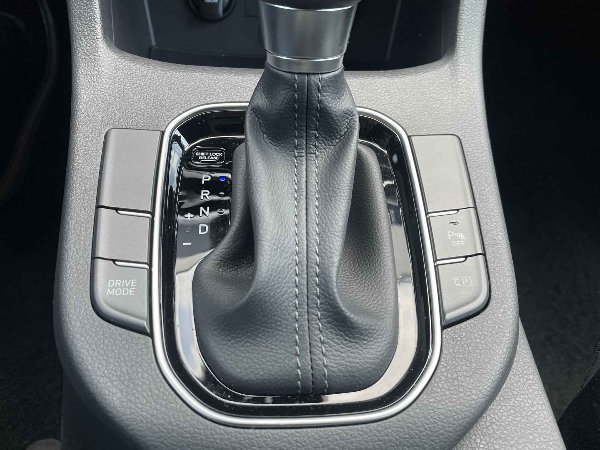 Hyundai i30 Wagon 1.0 T-GDi MHEV Comfort Smart Automaat / Navigatie / Apple Carplay & Android Auto/ Achteruitrijcamera / Cruise Control / Climate Control / - 26/33