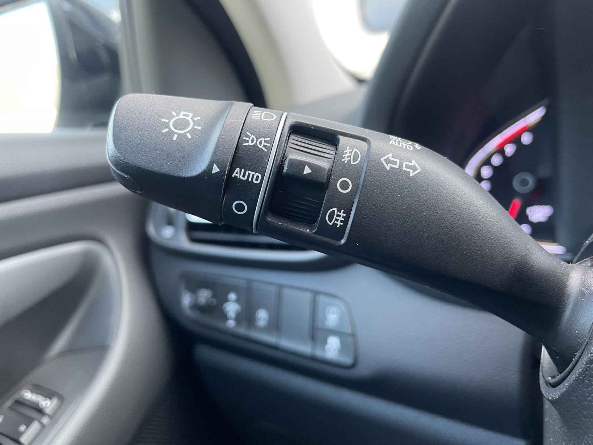 Hyundai i30 Wagon 1.0 T-GDi MHEV Comfort Smart Automaat / Navigatie / Apple Carplay & Android Auto/ Achteruitrijcamera / Cruise Control / Climate Control / - 30/33