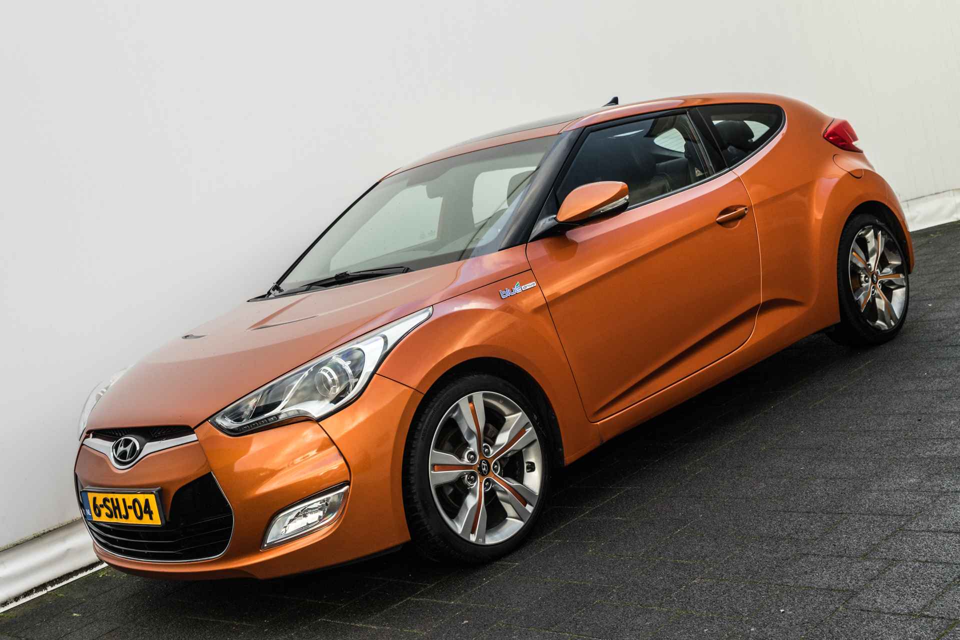 Hyundai Veloster 1.6 GDI i-Vision | 18inch | Panoramadak | Cruise control | Achteruitrijcamera | Half leder - 28/37