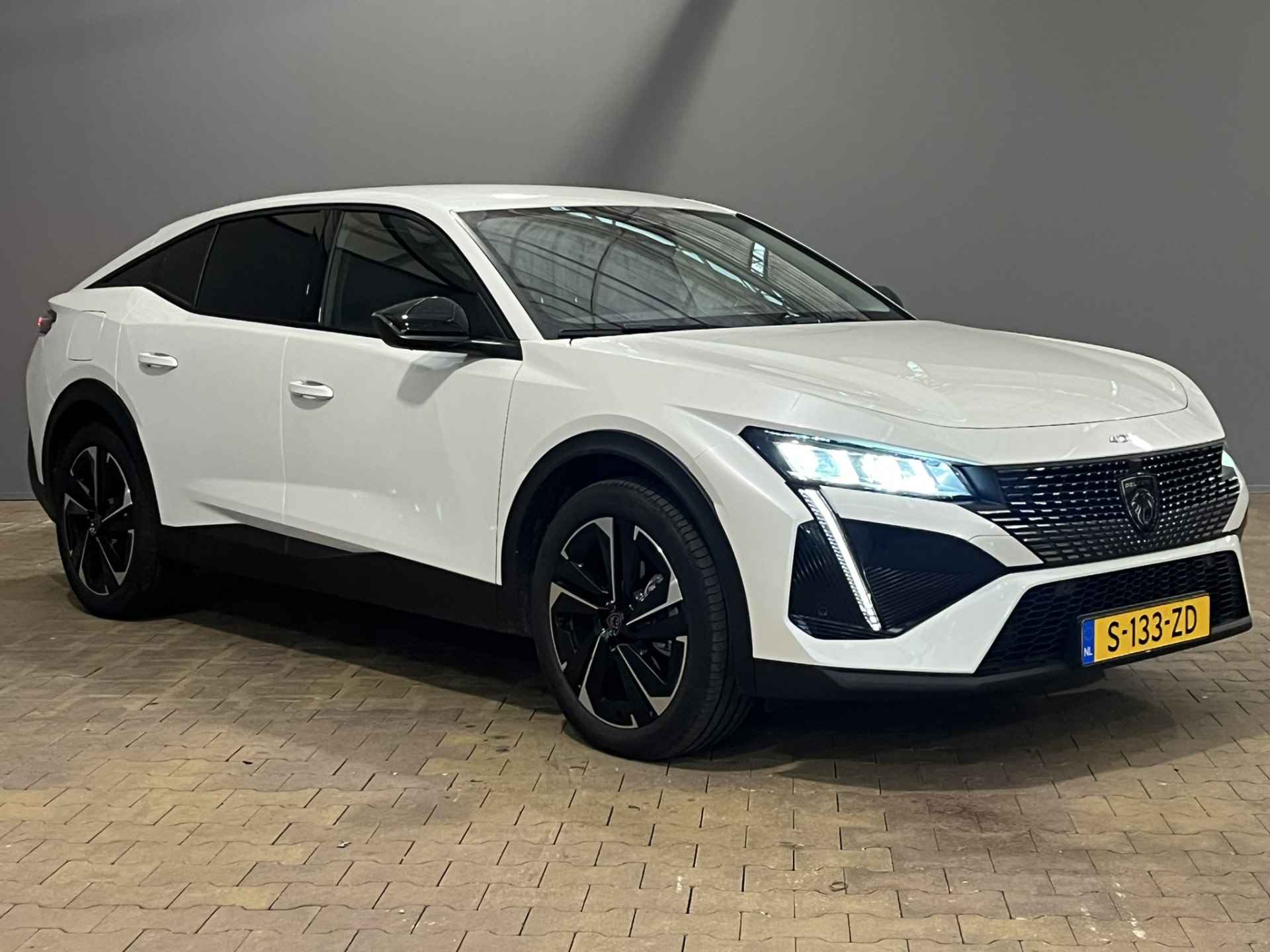 Peugeot 408 1.2 Allure Pack 130PK Automaat | Camera | Navigatie | Parkeersensoren Voor + Achter | Apple/Android Carplay | Trekhaak | 17" Lichtmetaal | Keyless | LED - 3/36