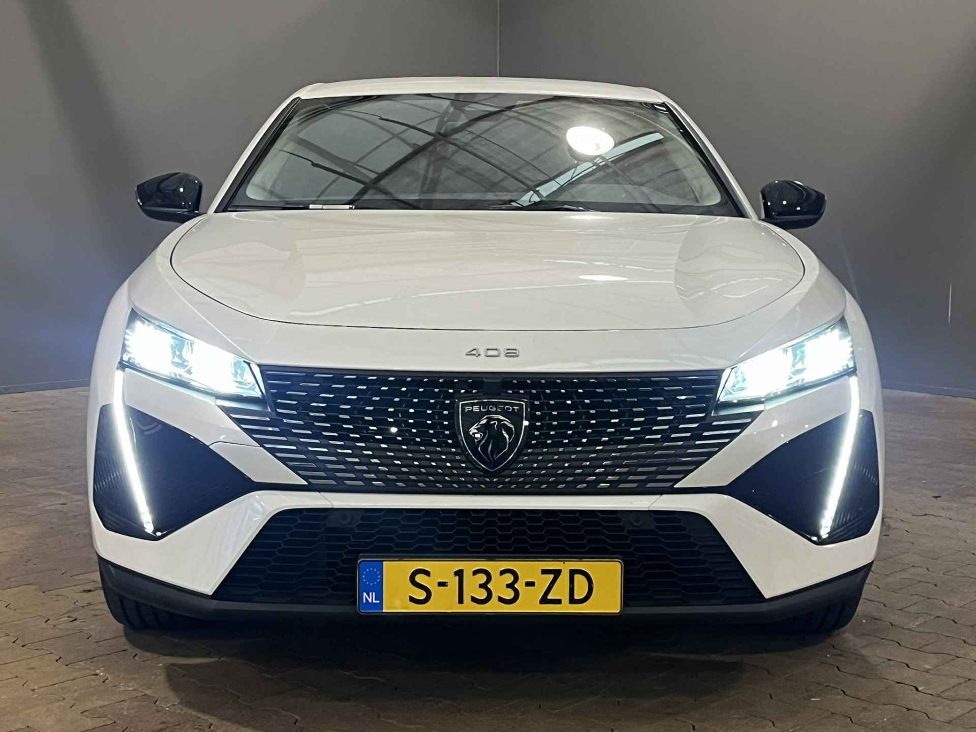 Peugeot 408 1.2 Allure Pack 130PK Automaat | Camera | Navigatie | Parkeersensoren Voor + Achter | Apple/Android Carplay | Trekhaak | 17" Lichtmetaal | Keyless | LED - 11/36