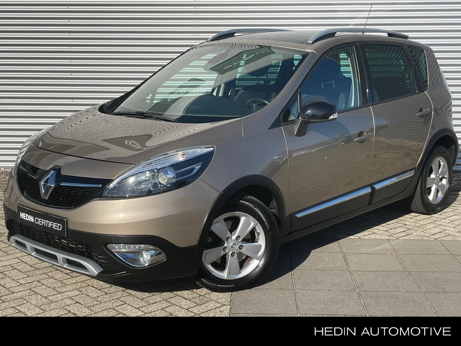 Renault Scénic Xmod 1.2 TCe Bose | Trekhaak | Elektrisch Glazen Panorama-dak | Electronic Climate Controle | Keyless | Parkeersensoren voor & achter