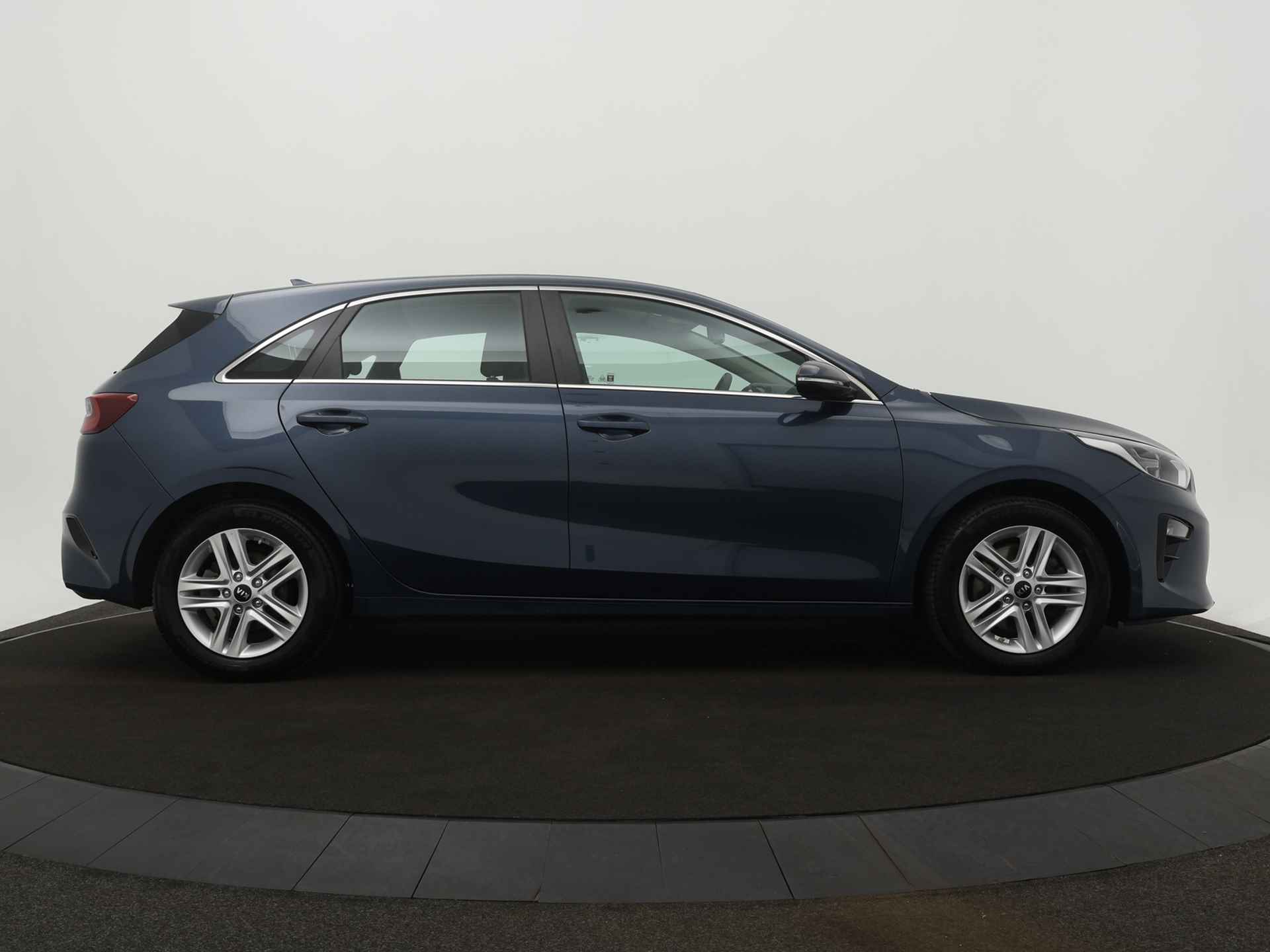 Kia Ceed 1.4 T-GDi DynamicLine - Cruise Control - Climate Control - Navigatie - Bluetooth - Fabrieksgarantie Tot 2027 - 9/48