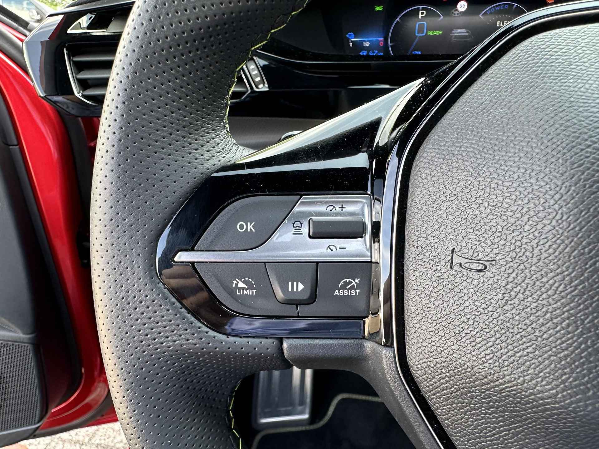 Peugeot 308 SW 1.6 Plug-in Hybrid 225 GT  | Meest Complete Uitvoering ! | Alcantara - Leder Interieur | Panorama Schuif- / Kanteldak | Trekhaak 1450 KG | FOCAL Audio | Stoelverwarming & Massage | Elektrische Kofferklep | Matrix LED Verlichting | 18" PORTLAND Velgen | - 17/62