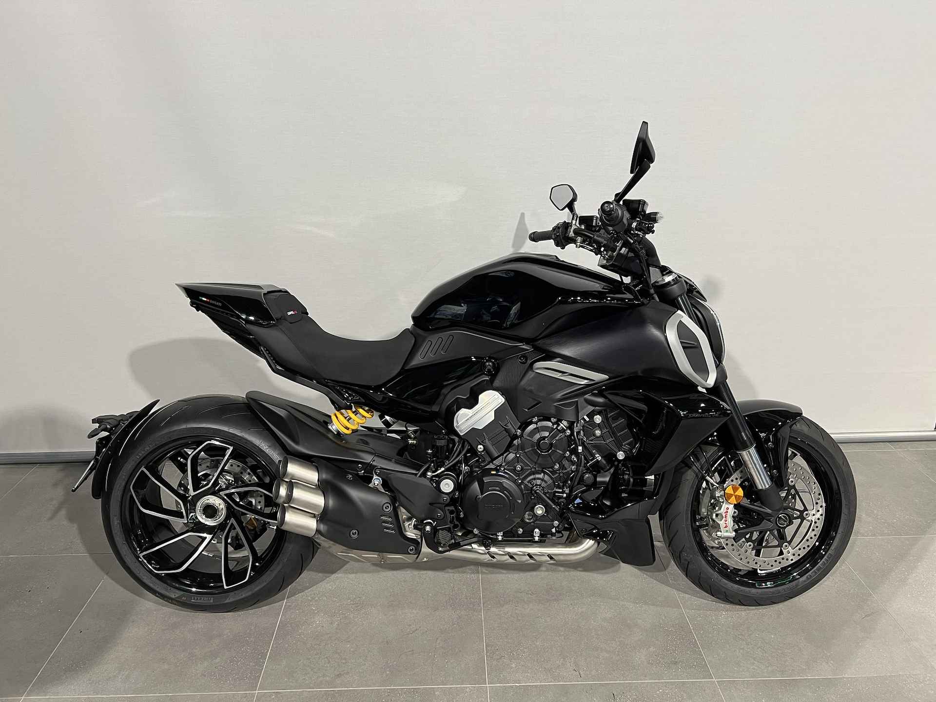 Ducati DIAVEL V4 - 1/9