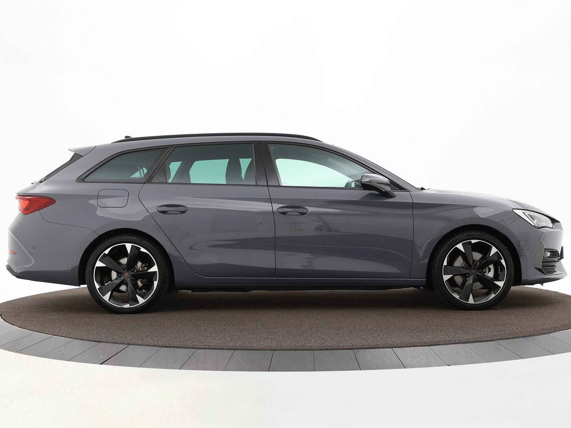 CUPRA Leon Sportstourer 1.4 204pk DSG e-Hybrid Business · Keyless · Camera ­· Park Assist · P-Sensoren · Navi · Full-Link · 18'' Inch · Garantie t/m 19-12-2027 of 100.000km - 34/44