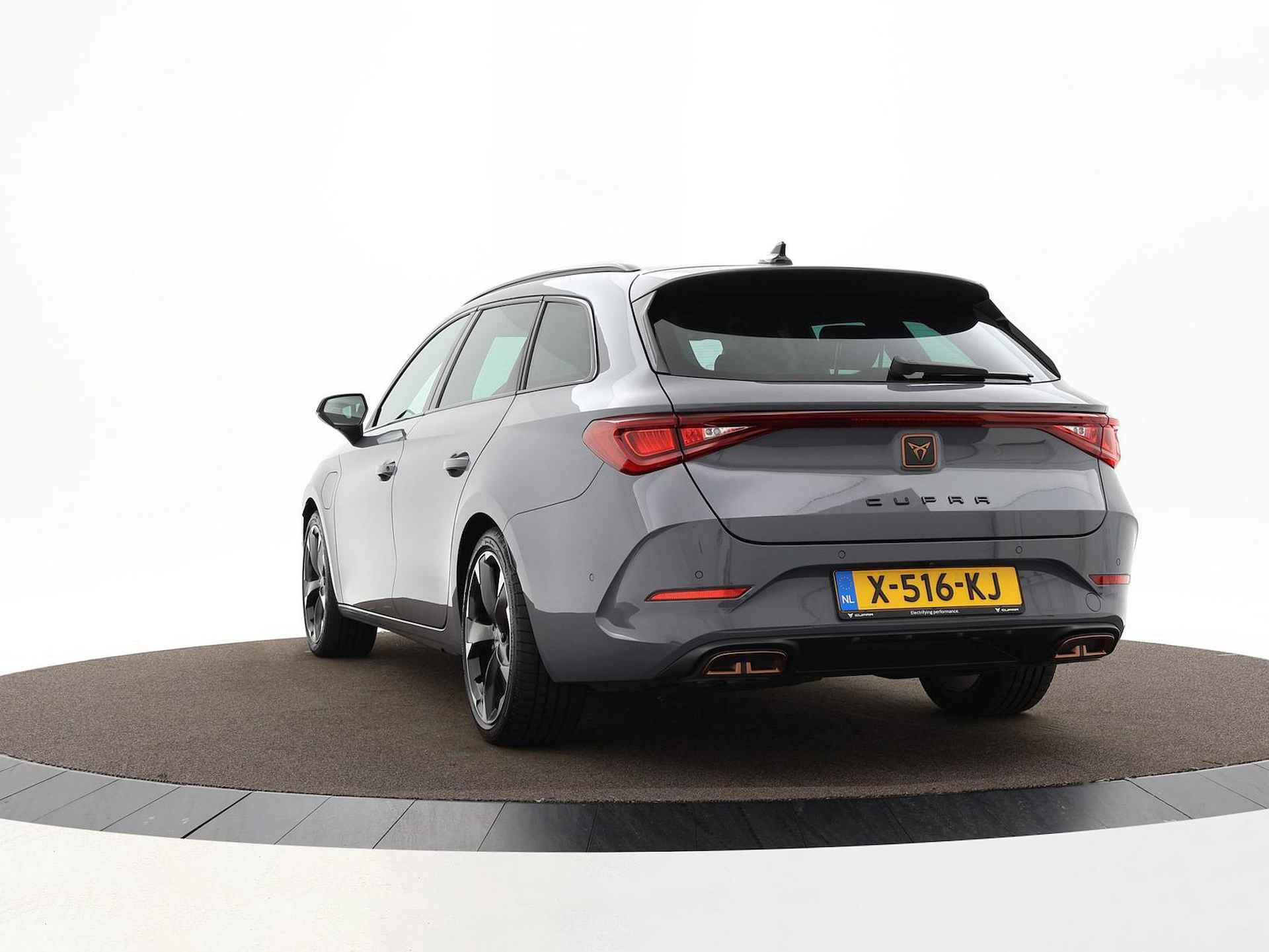 CUPRA Leon Sportstourer 1.4 204pk DSG e-Hybrid Business · Keyless · Camera ­· Park Assist · P-Sensoren · Navi · Full-Link · 18'' Inch · Garantie t/m 19-12-2027 of 100.000km - 36/44