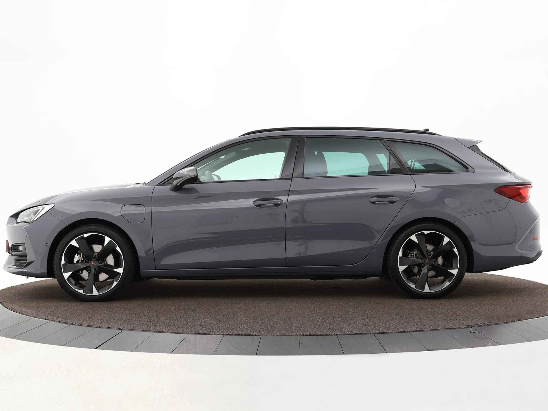 CUPRA Leon Sportstourer 1.4 204pk DSG e-Hybrid Business · Keyless · Camera ­· Park Assist · P-Sensoren · Navi · Full-Link · 18'' Inch · Garantie t/m 19-12-2027 of 100.000km - 37/44